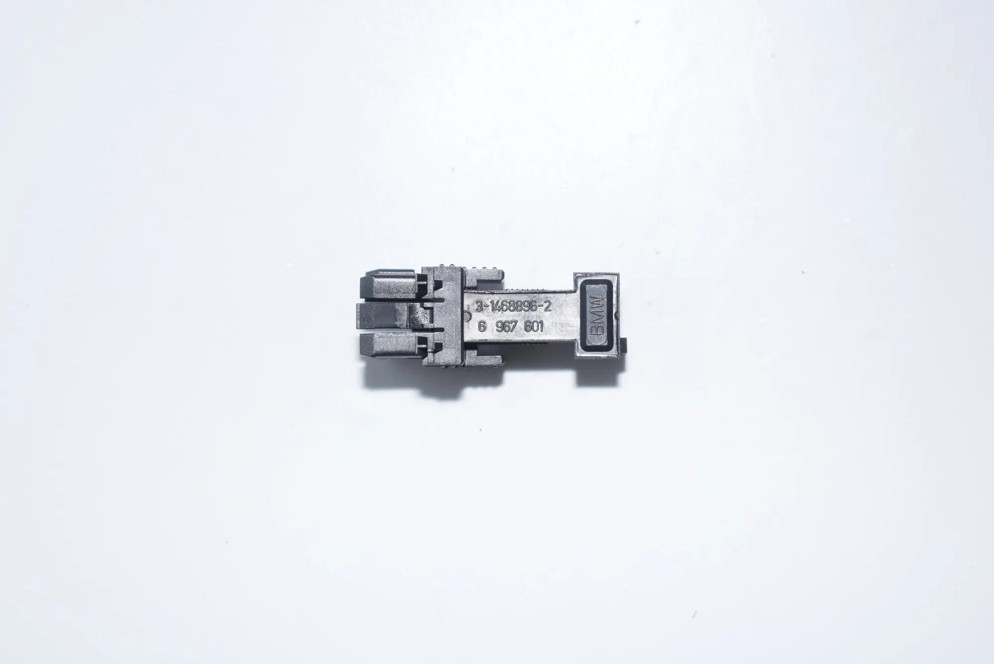 Other Control Units – OEM 6967601 · BMW 1 (E87) 118 d 2009 – 4