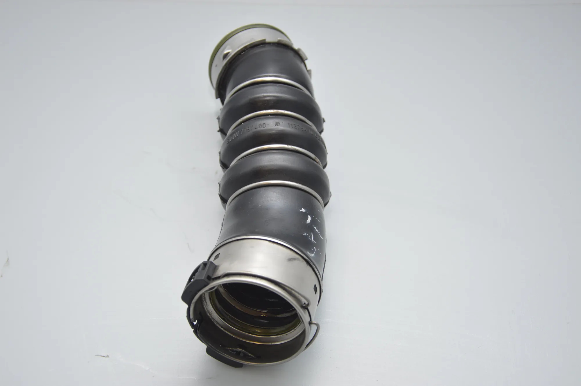 Right Side Intercooler Hose – OEM 7797480 · BMW 1 (E81) 118 d 2008 – 3