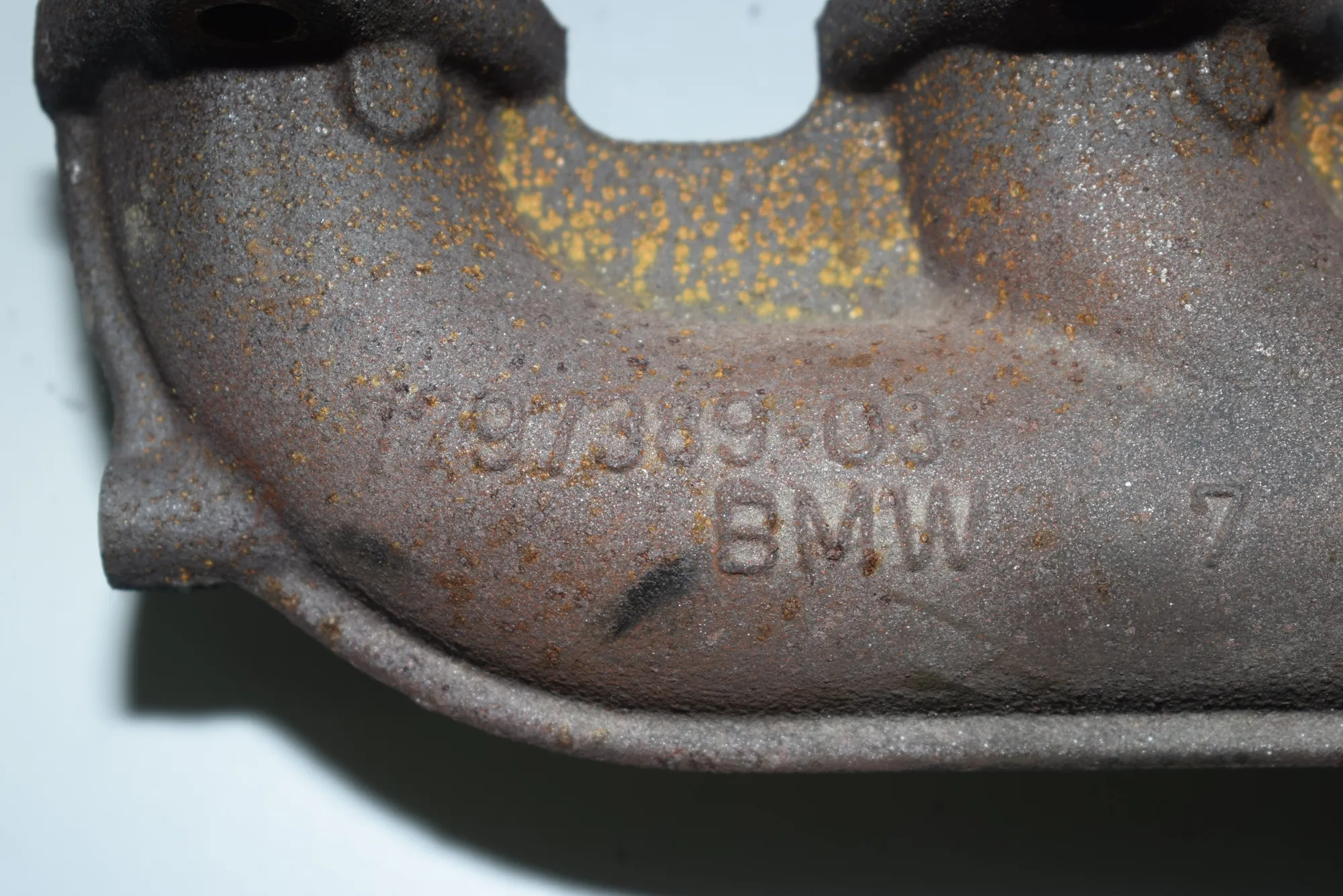 Exhaust Manifold – OEM 7797389 · BMW 1 (E81) 118 d 2008