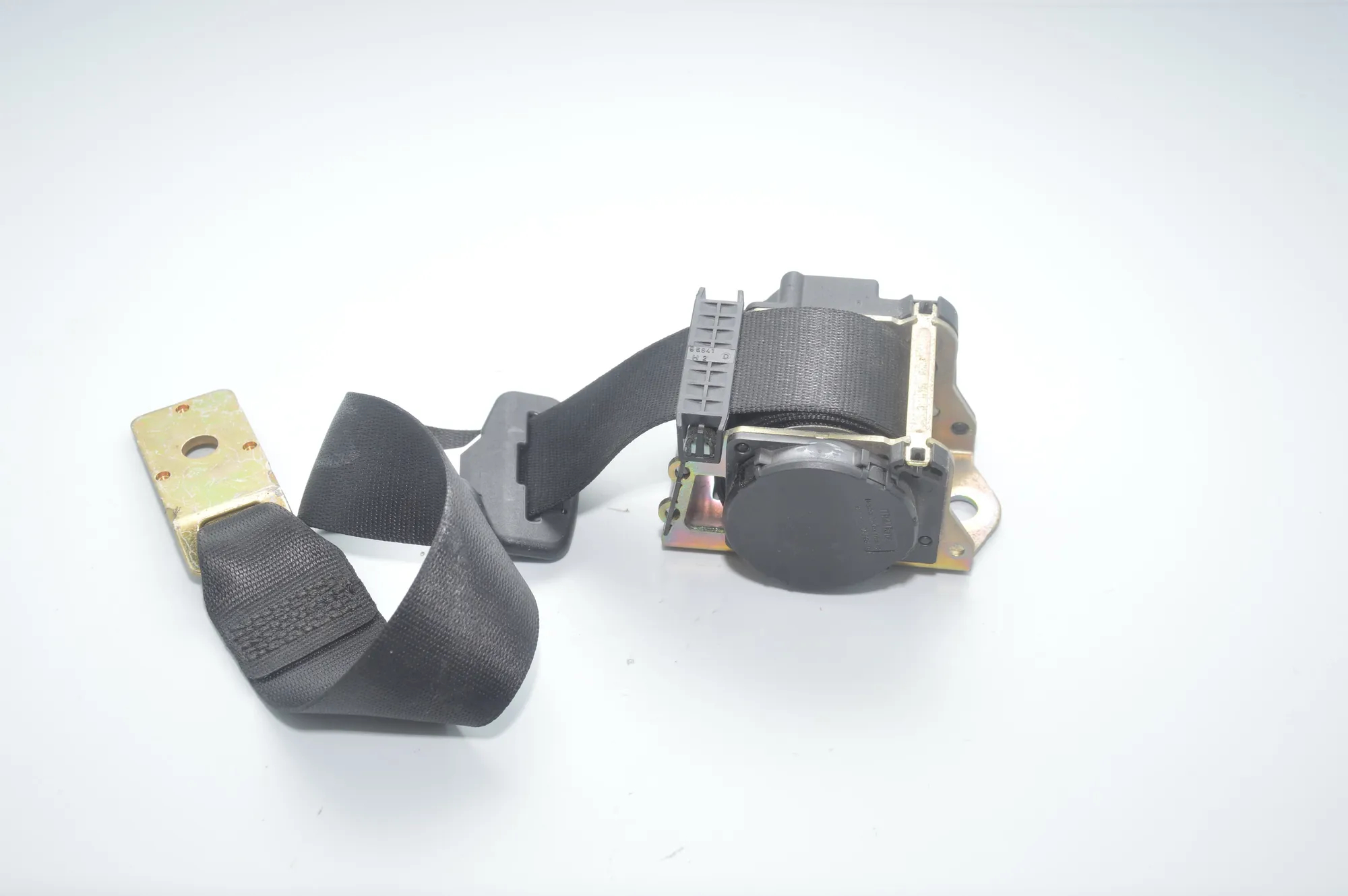 Rear Middle Seatbelt – OEM 7006897 · BMW 7 (E65, E66, E67) 745 i, Li 2003