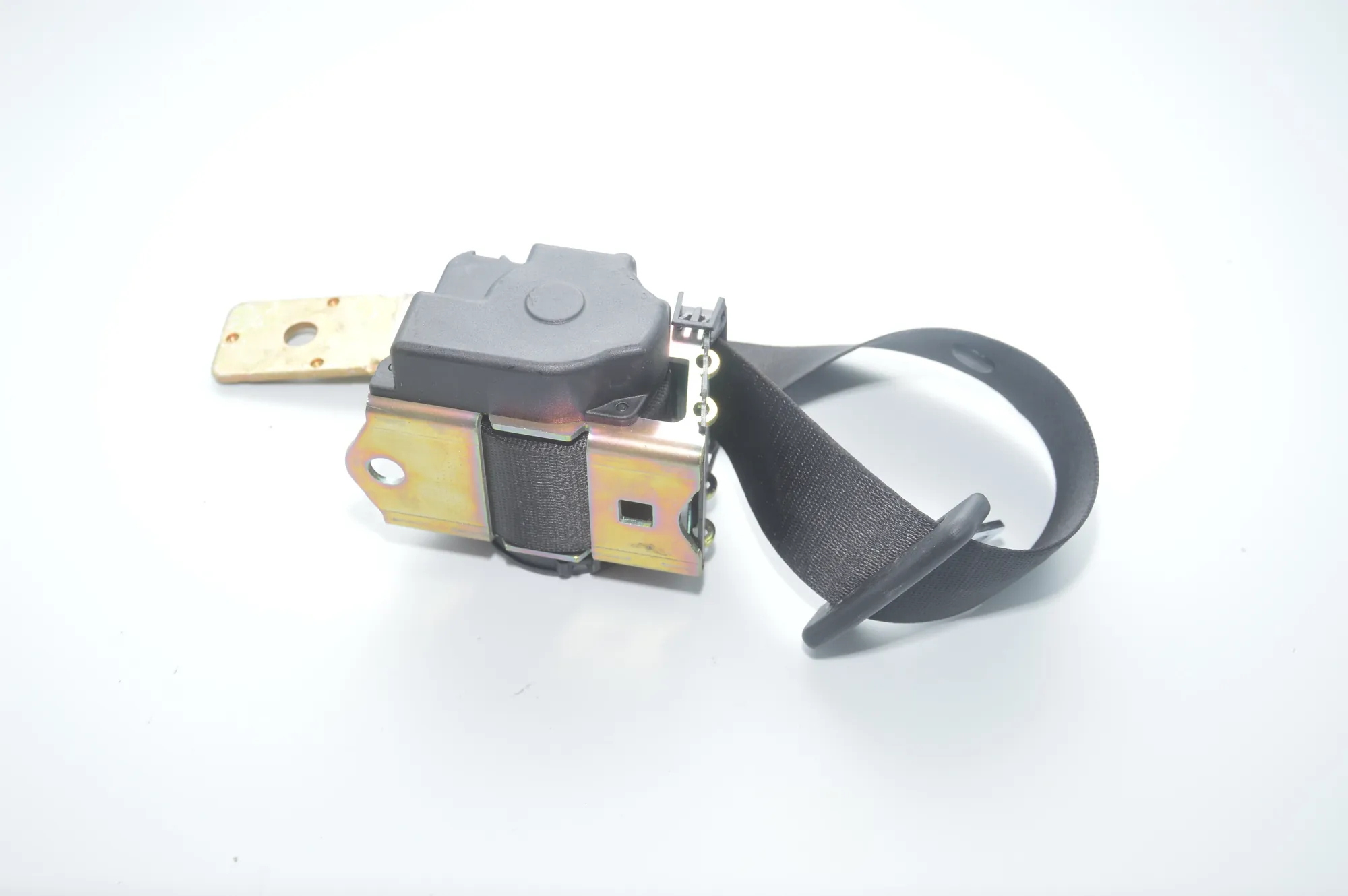 Rear Middle Seatbelt – OEM 7006897 · BMW 7 (E65, E66, E67) 745 i, Li 2003 – 4