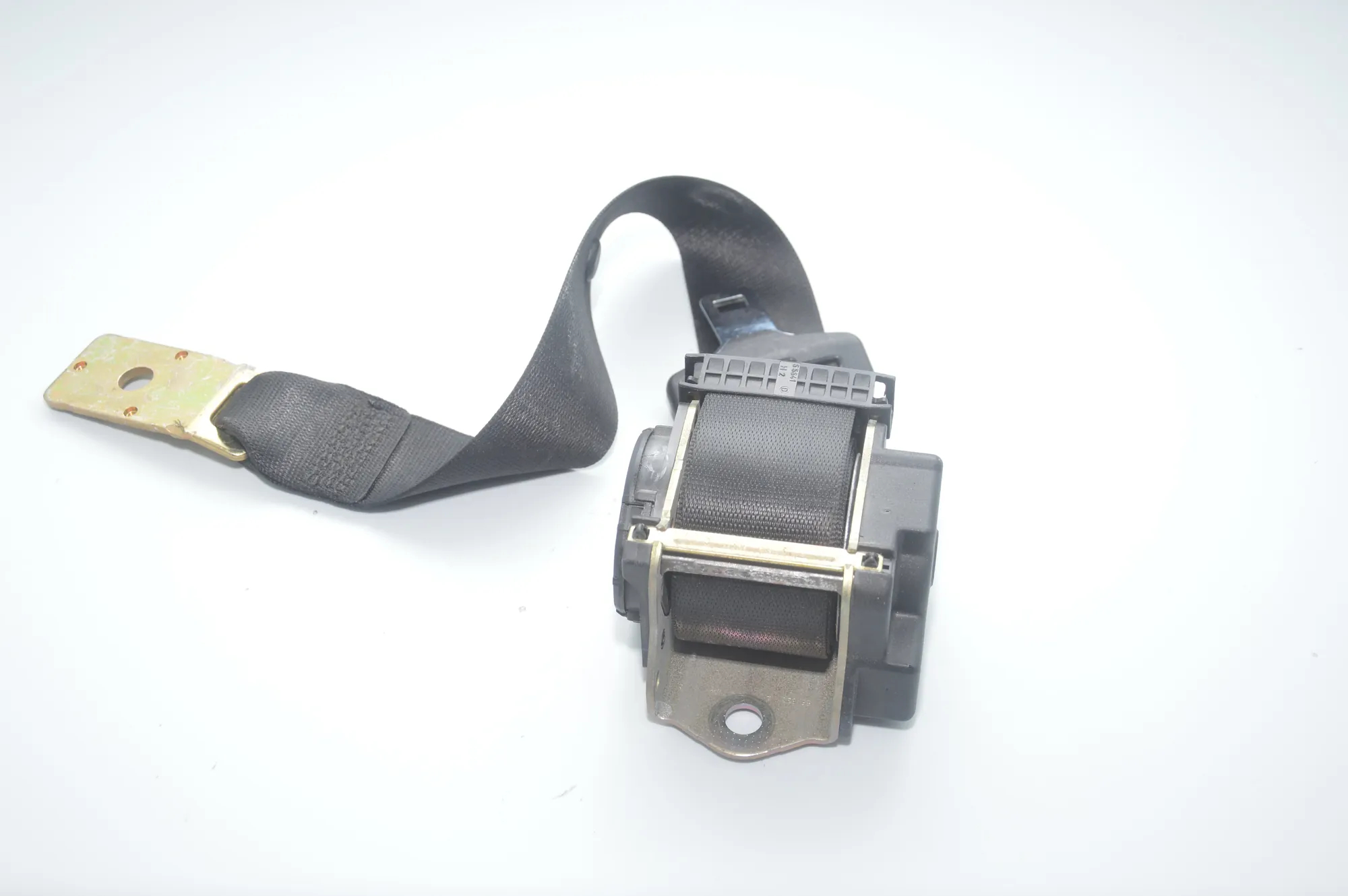 Rear Middle Seatbelt – OEM 7006897 · BMW 7 (E65, E66, E67) 745 i, Li 2003 – 2