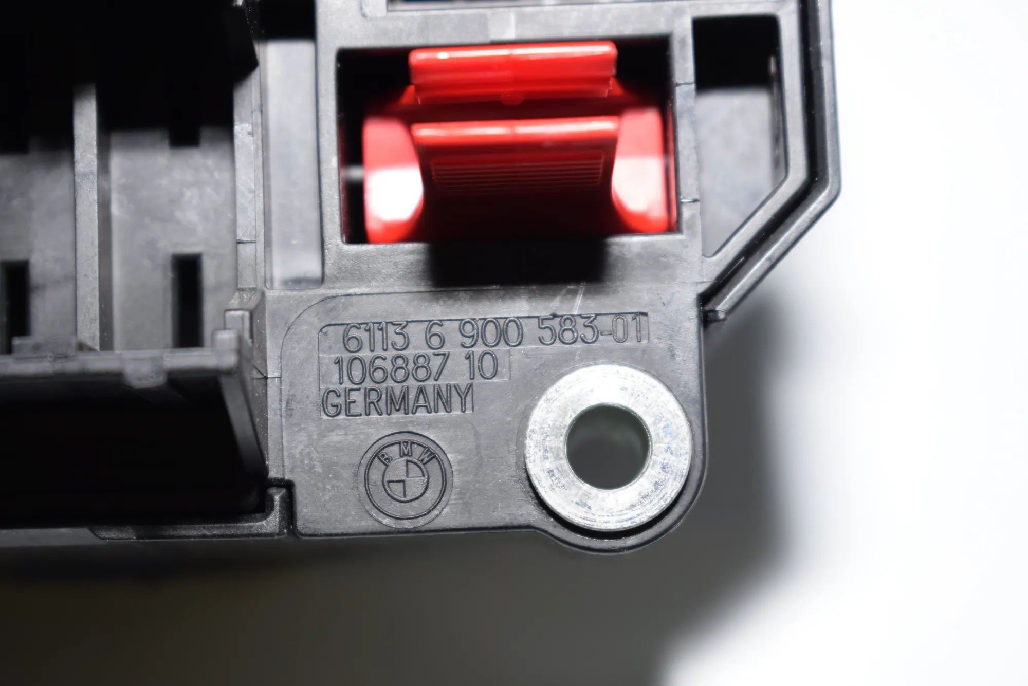 Fuse Box – OEM 6900583 · BMW 7 (E65, E66, E67) 745 i, Li 2003 – 5