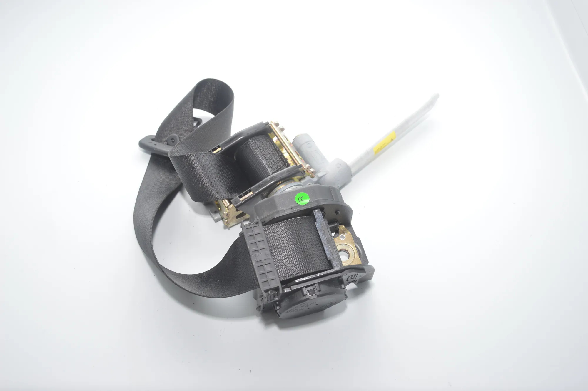 Rear Right Seatbelt – OEM 7022402 · BMW 7 (E65, E66, E67) 745 i, Li 2003 – 2