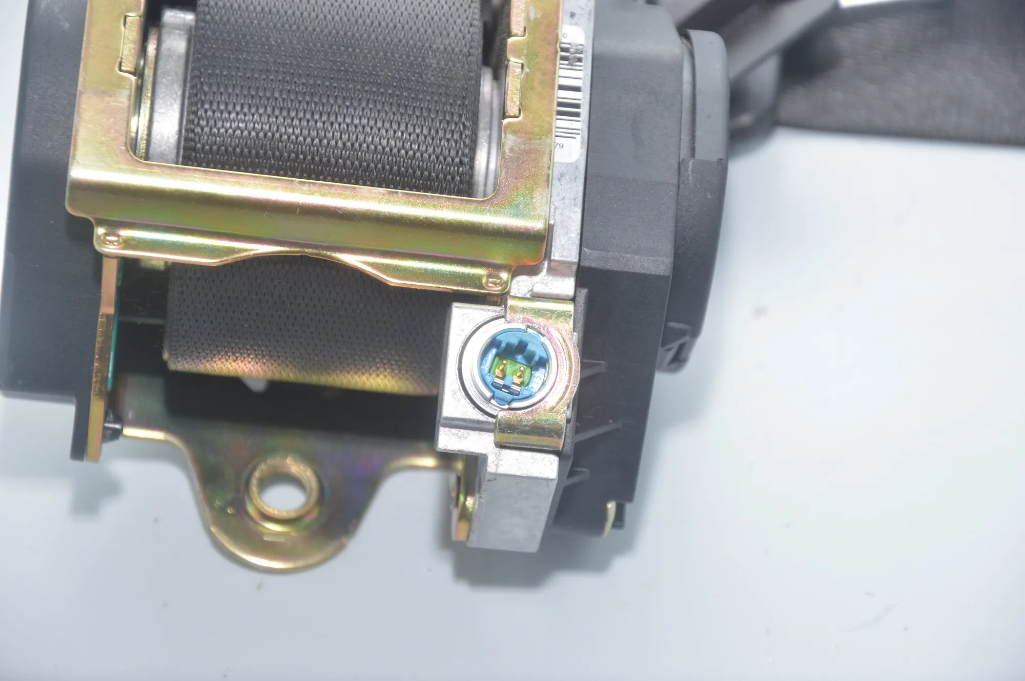 Front Left Seatbelt – OEM 6065400 · BMW 7 (E65, E66, E67) 745 i, Li 2003 – 3