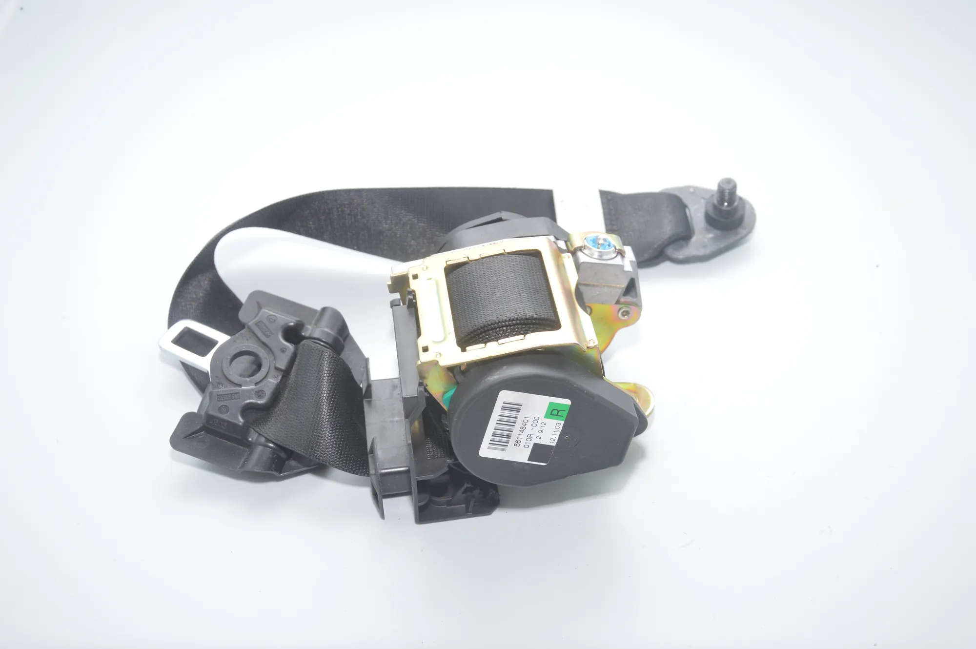 Front Left Seatbelt – OEM 6065400 · BMW 7 (E65, E66, E67) 745 i, Li 2003 – 4