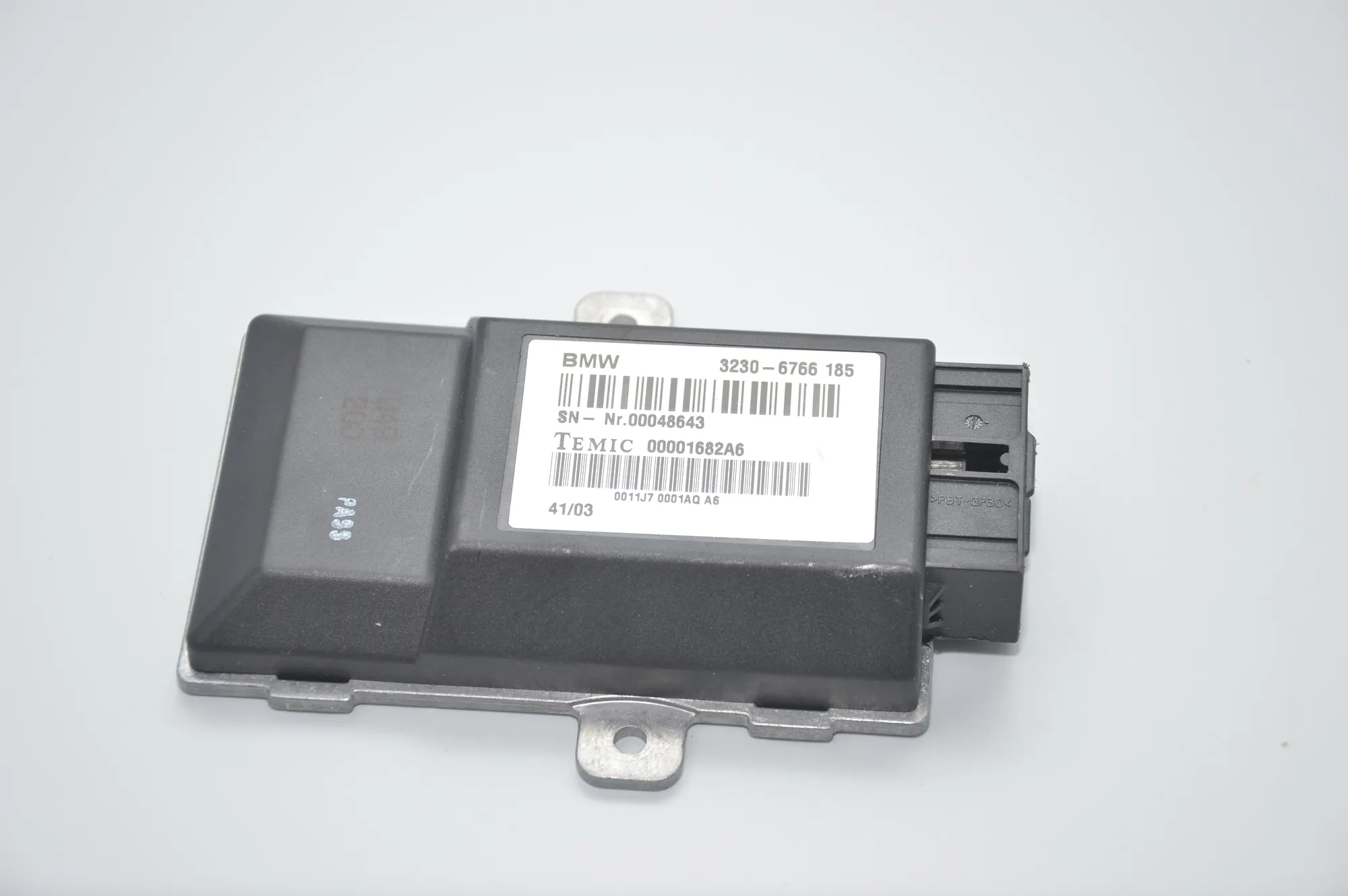 Other Control Units – OEM 6766185 · BMW 7 (E65, E66, E67) 745 i, Li 2003 – 3