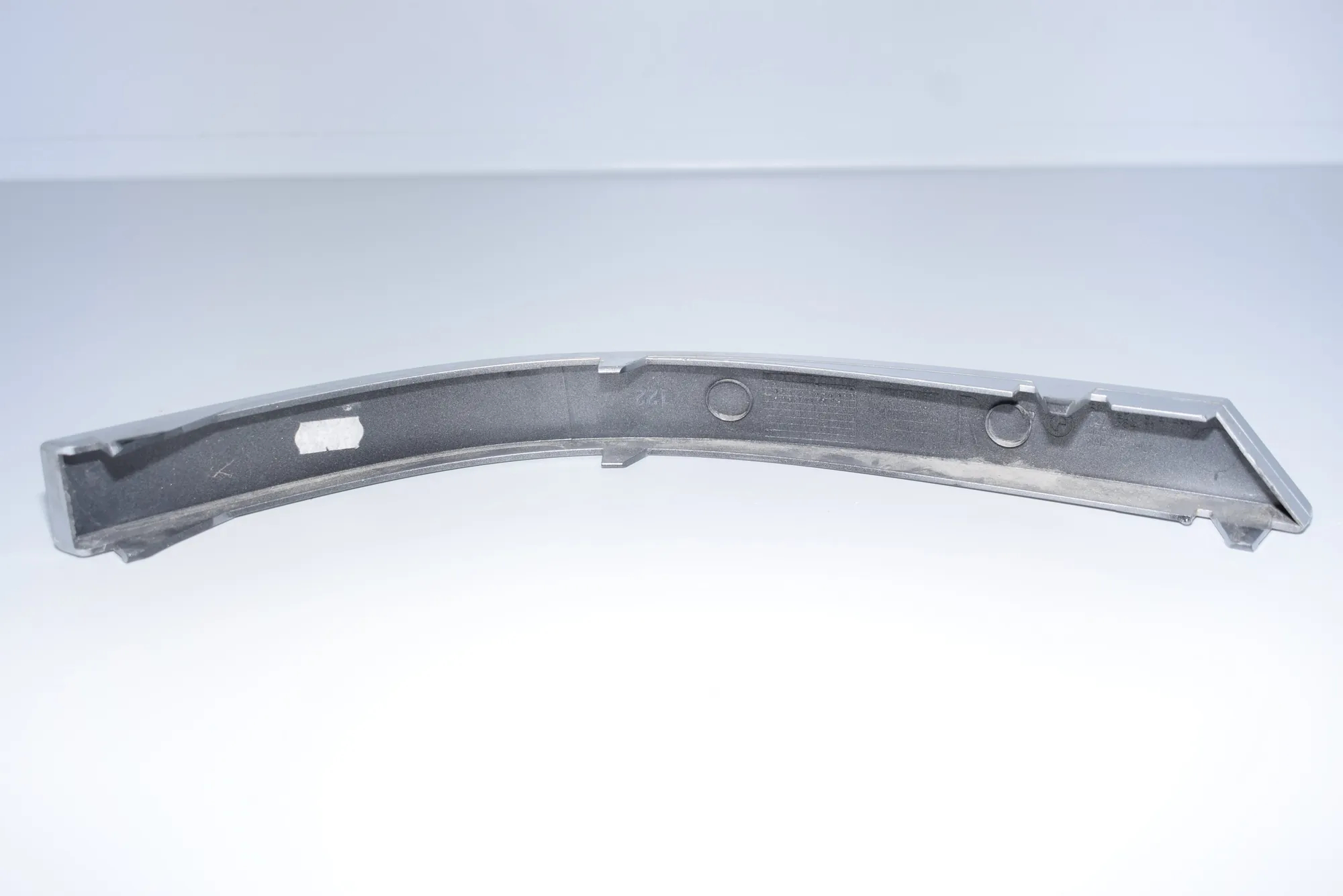 Rear Right Bumper Molding – OEM 7012288 · BMW 7 (E65, E66, E67) 745 i, Li 2003 – 2