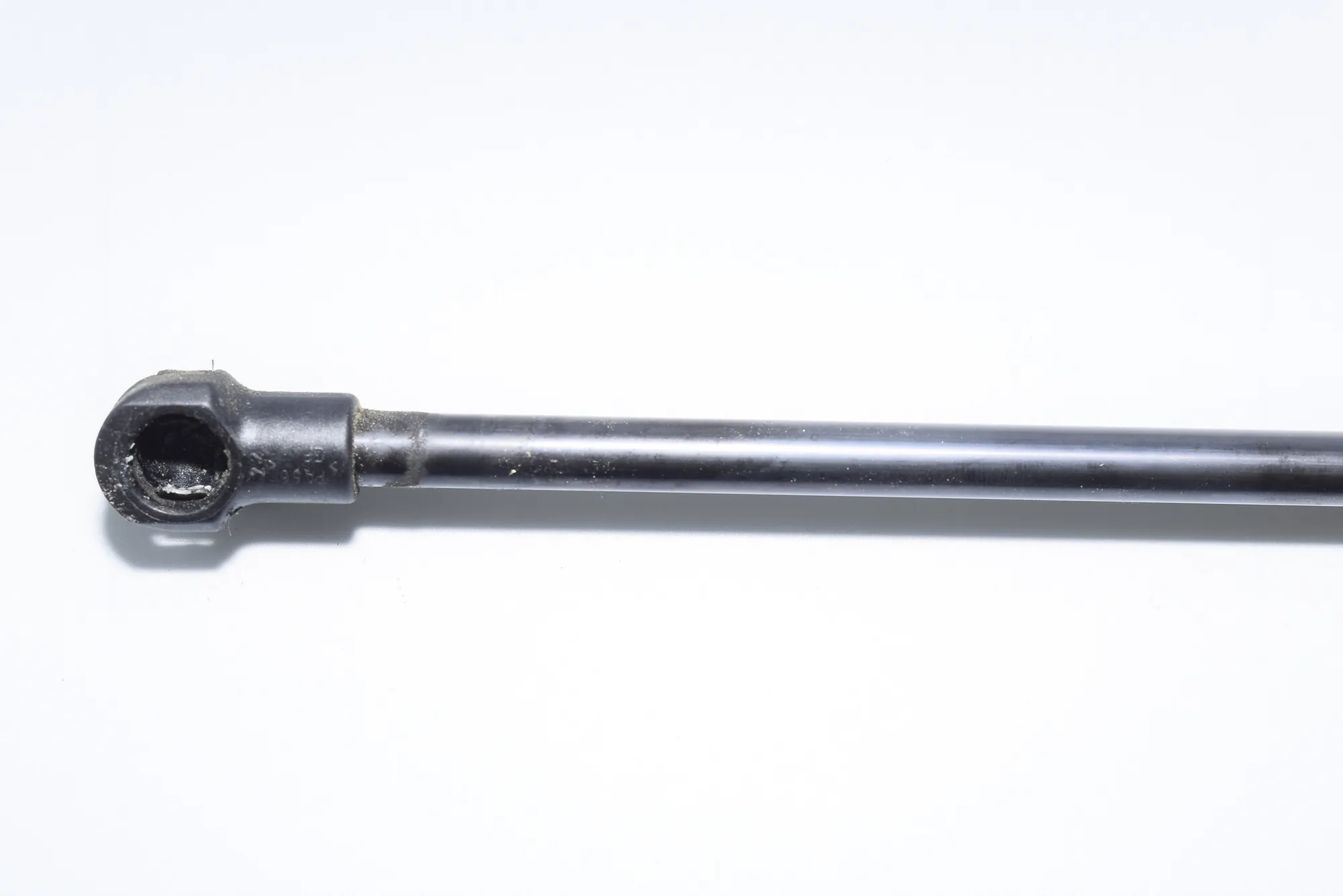 Front Right Bonnet Strut – OEM 7008745 · BMW 5 Touring (E61) 530 i 2005 – 3