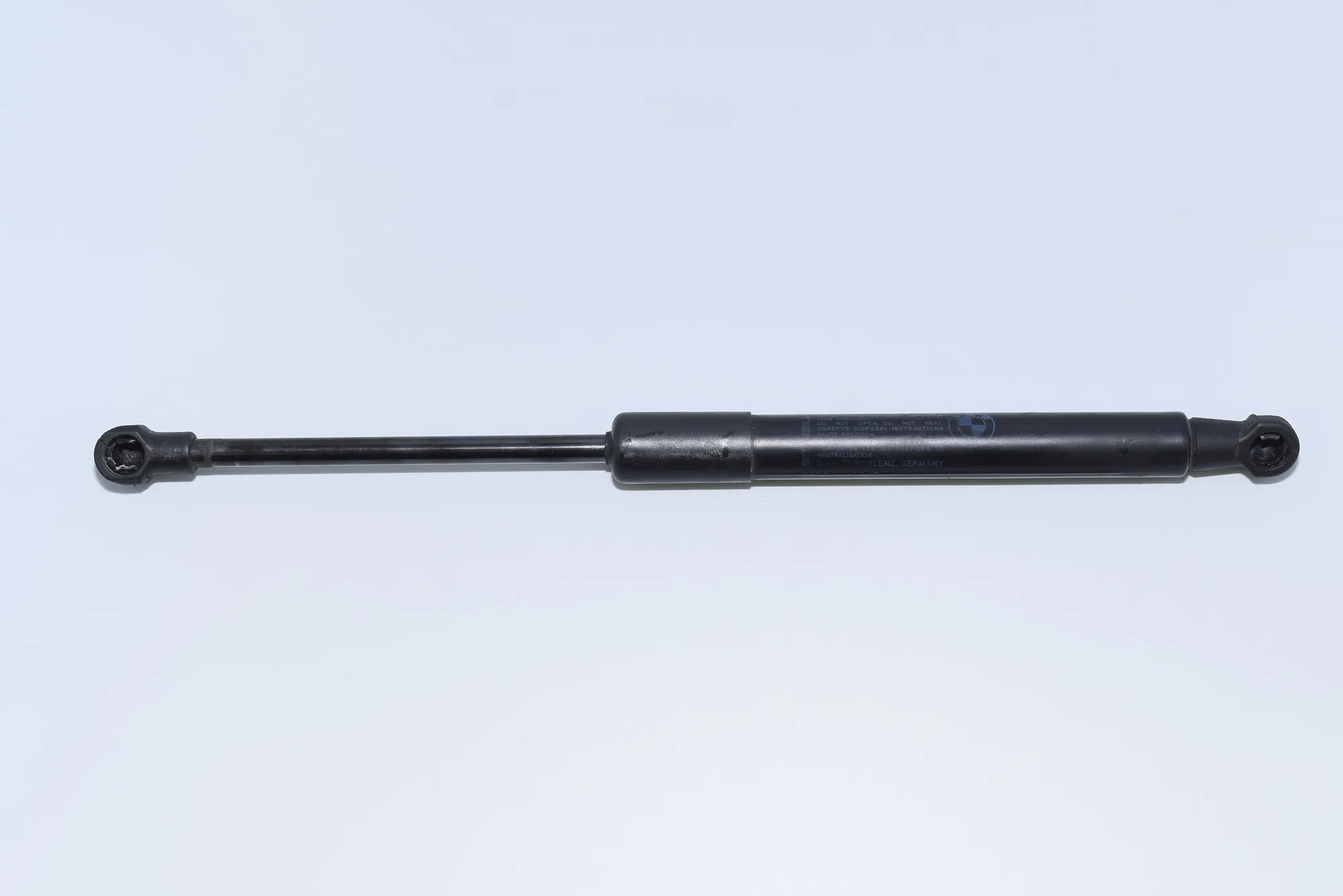 Front Left Bonnet Strut – OEM 7008745 · BMW 5 Touring (E61) 530 i 2005