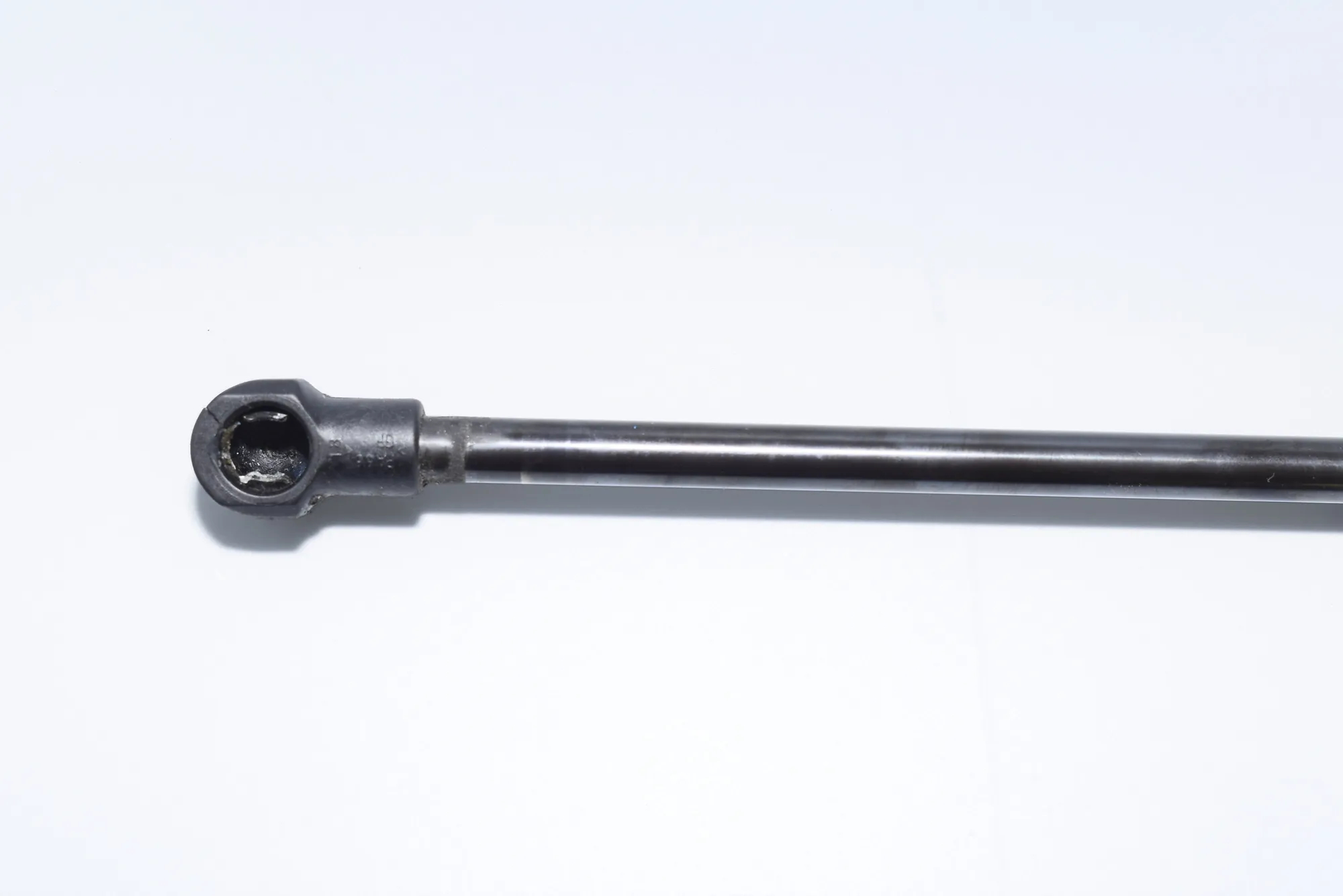Front Left Bonnet Strut – OEM 7008745 · BMW 5 Touring (E61) 530 i 2005 – 2