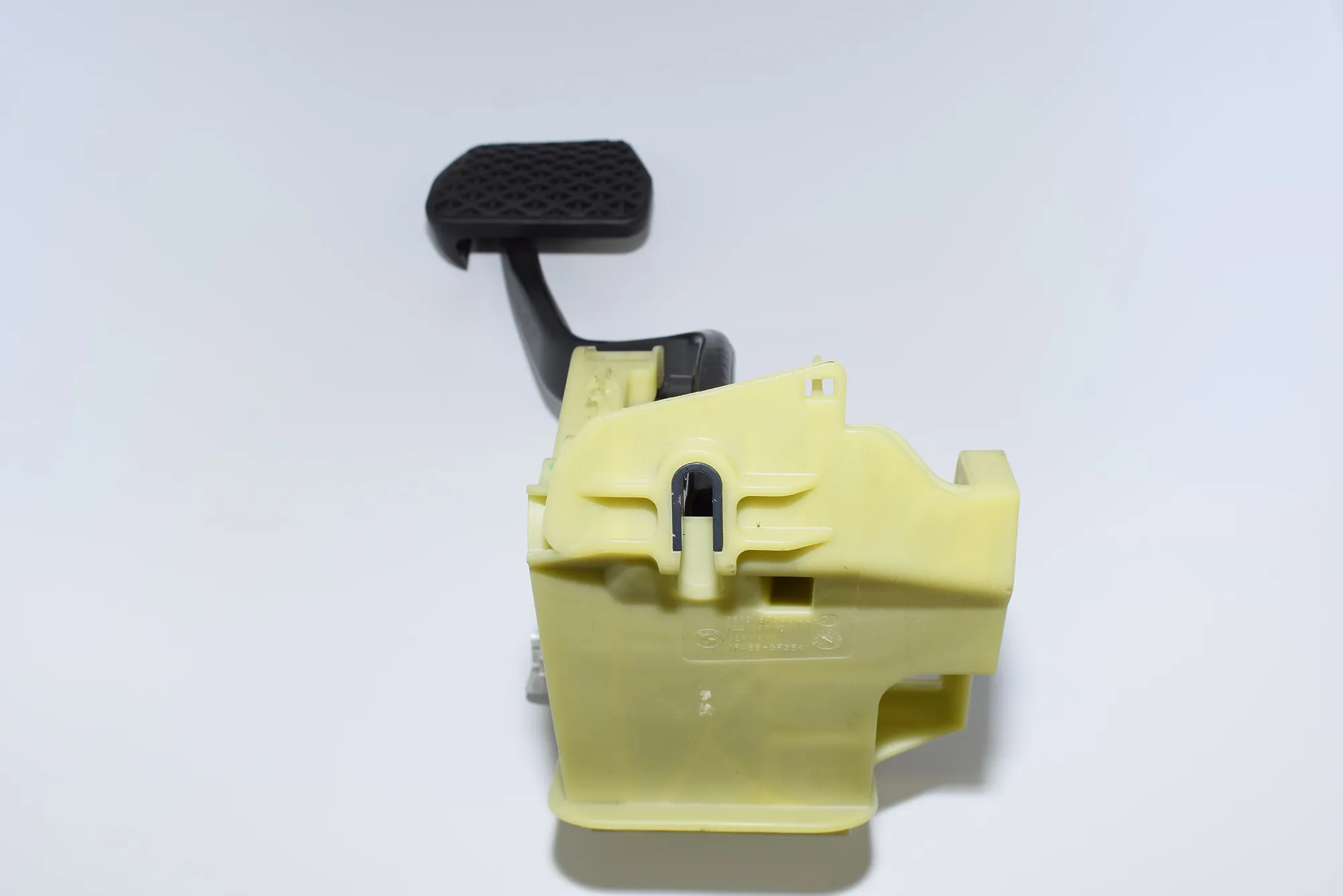 Brake Pedal – OEM 6759944 · BMW 5 Touring (E61) 530 i 2005 – 4