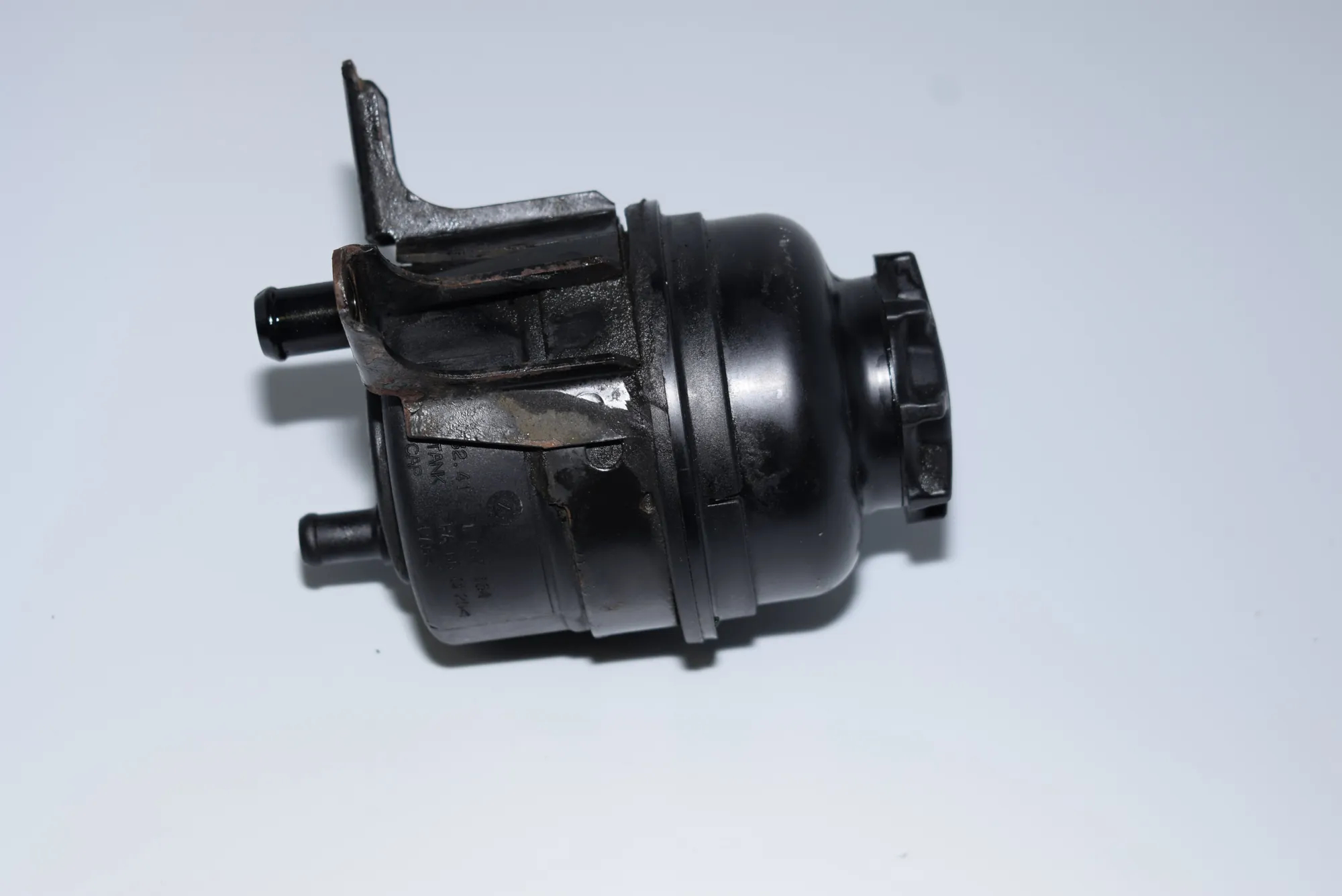 Power Steering Pump Tank – OEM 1097164 · BMW 5 Touring (E39) 530 i 2002 – 5