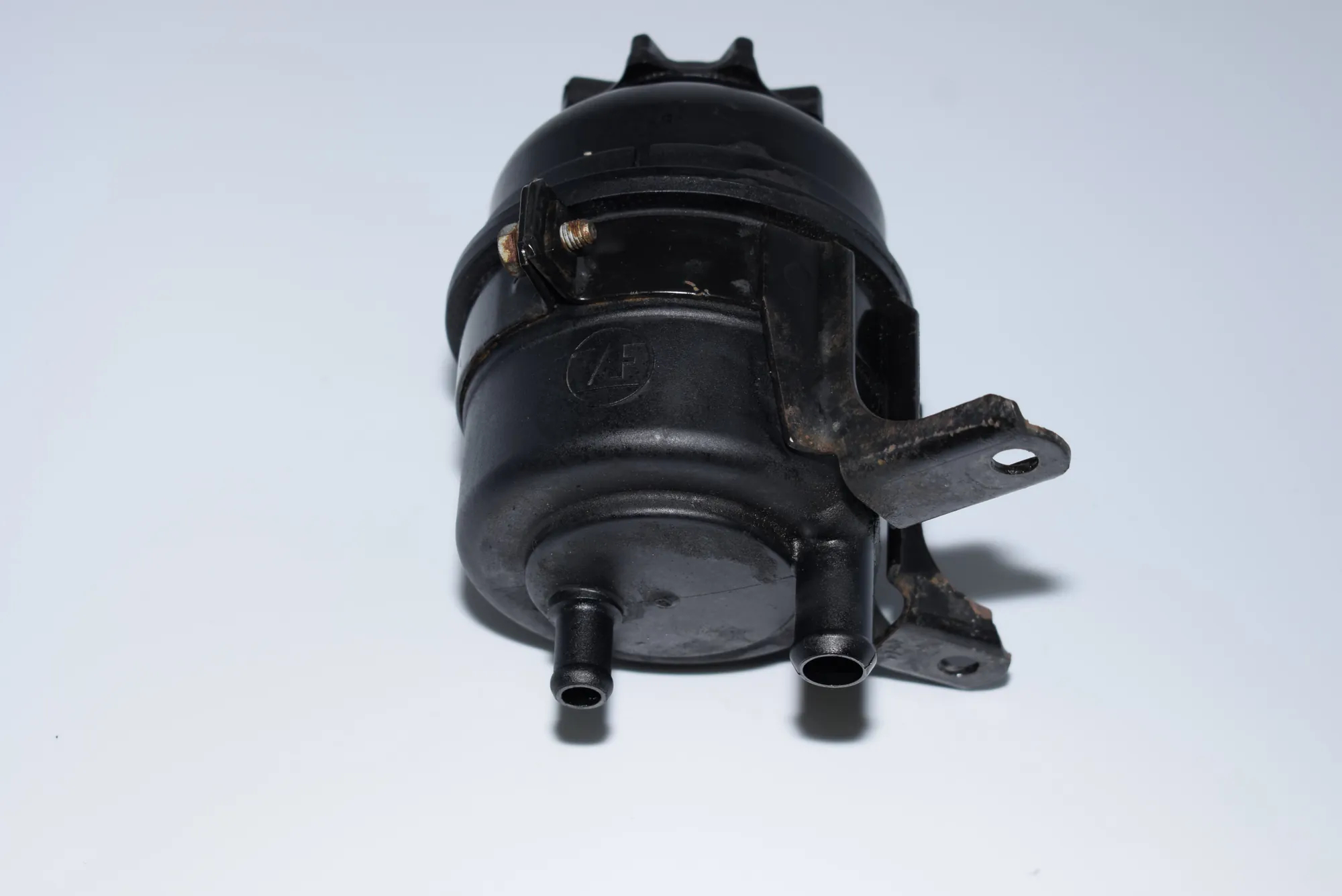 Power Steering Pump Tank – OEM 1097164 · BMW 5 Touring (E39) 530 i 2002 – 4