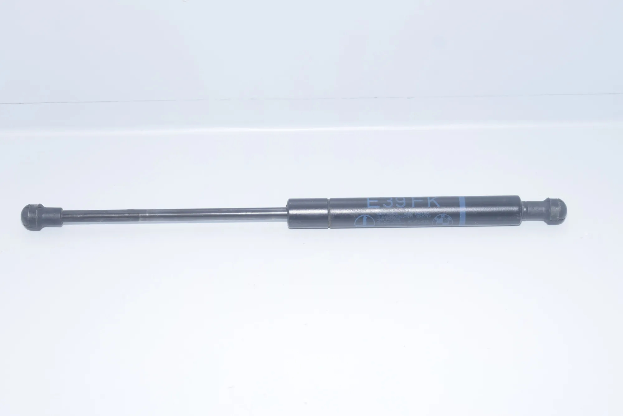 Front Right Bonnet Strut – OEM 8174866 · BMW 5 Touring (E39) 530 i 2002 – 4