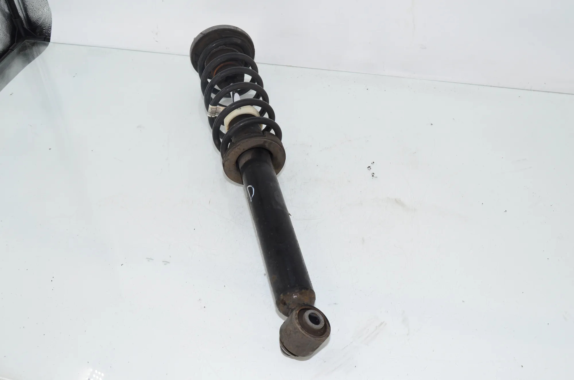 Rear Right Shock Absorber – OEM 6863901 · BMW 5 (F10) 530 d 2014 – 2