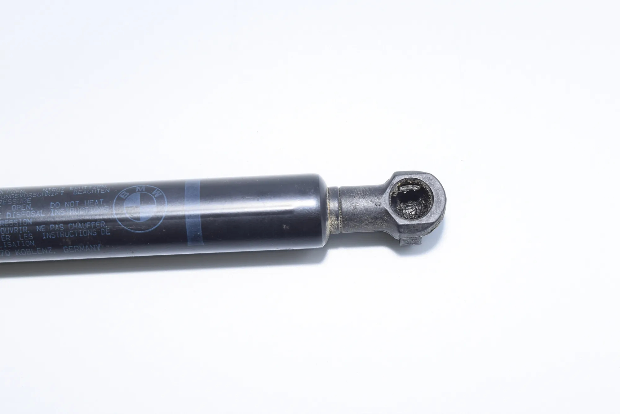Front Right Bonnet Strut – OEM 8174866 · BMW 5 Touring (E39) 525 d 2003 – 3