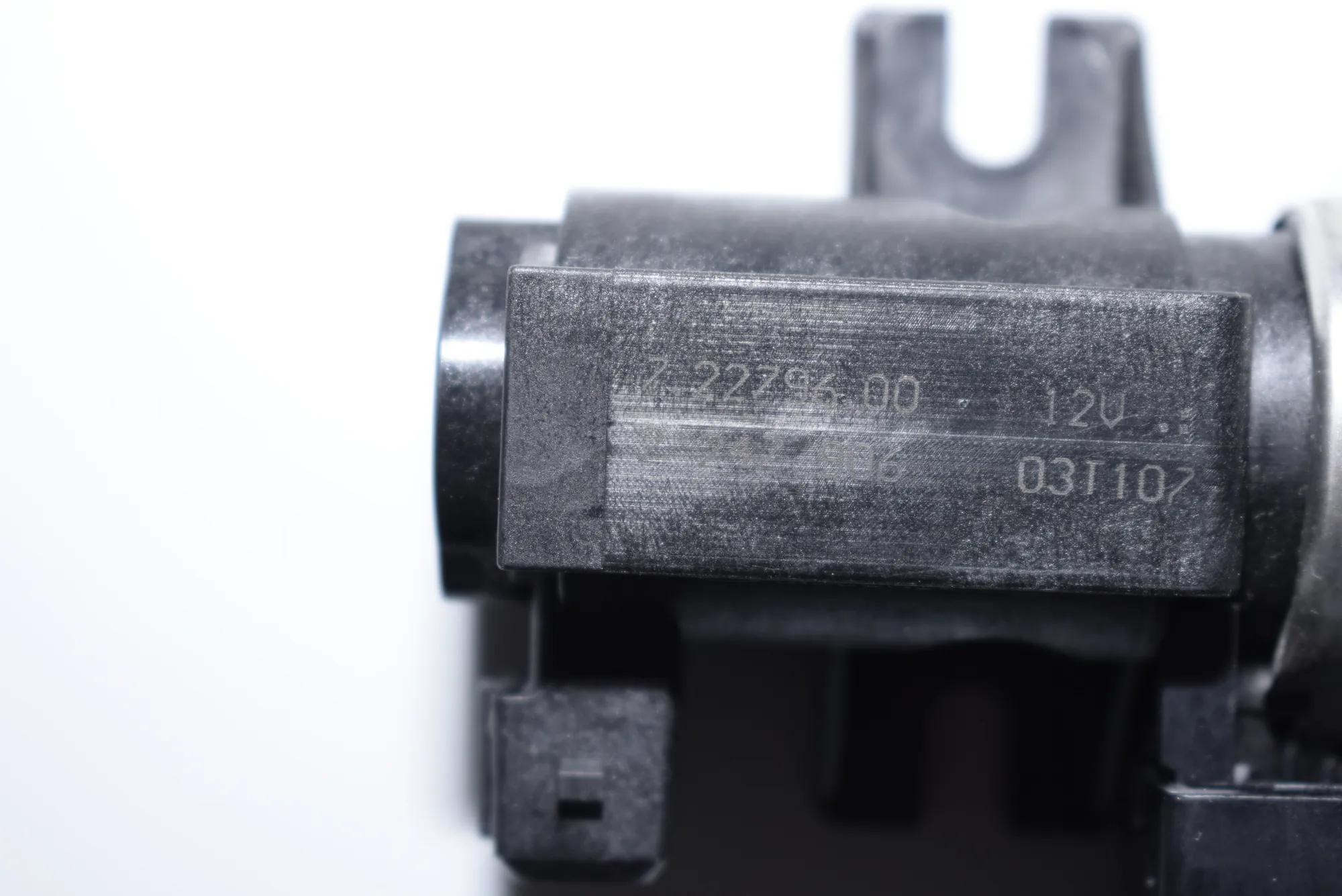 Solenoid Valve – OEM 2242906 · BMW 5 Touring (E39) 525 d 2003