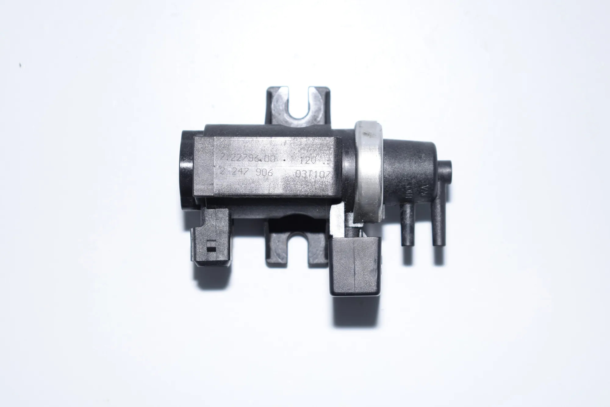 Solenoid Valve – OEM 2242906 · BMW 5 Touring (E39) 525 d 2003 – 2