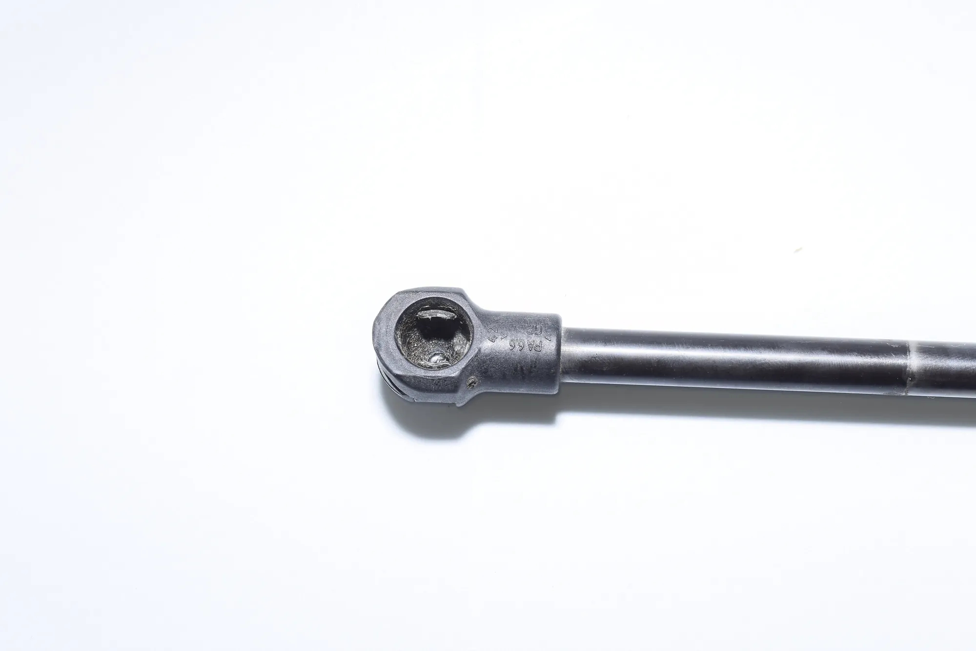 Front Left Bonnet Strut – OEM 8174866 · BMW 5 Touring (E39) 525 d 2003 – 3
