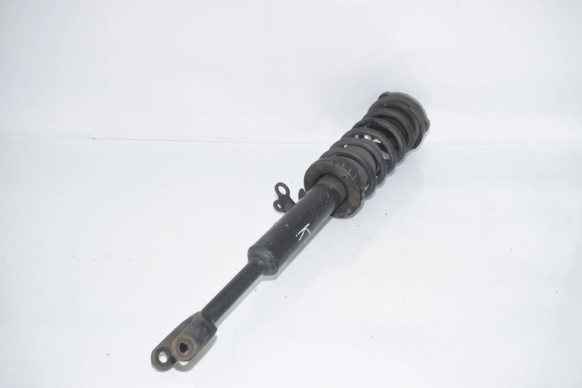 Front Left Shock Absorber – OEM 6863883 · BMW 5 (F10) 530 d 2014 – 3