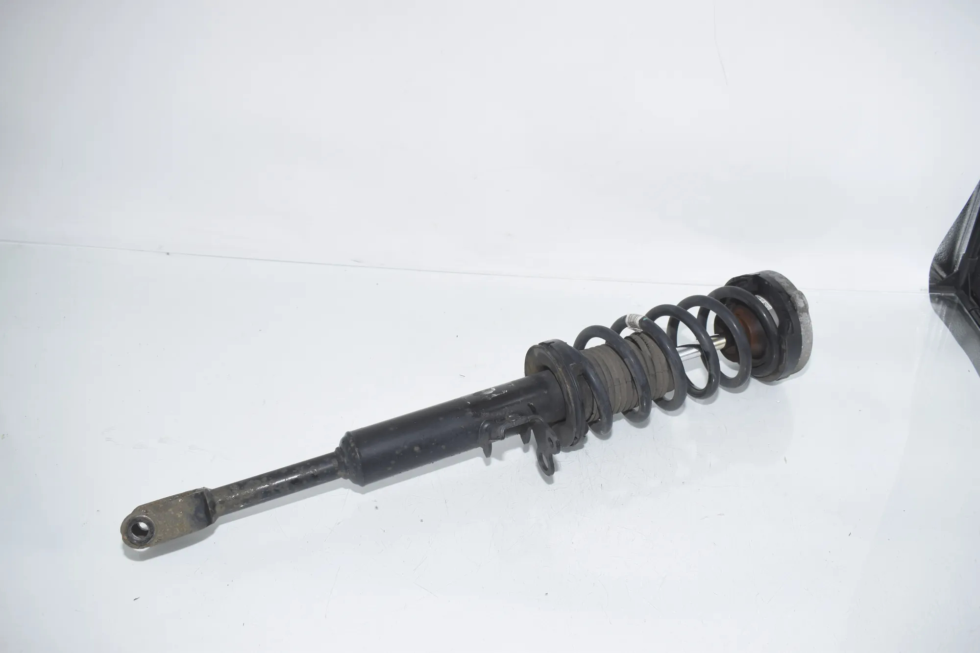 Front Left Shock Absorber – OEM 6863883 · BMW 5 (F10) 530 d 2014 – 4