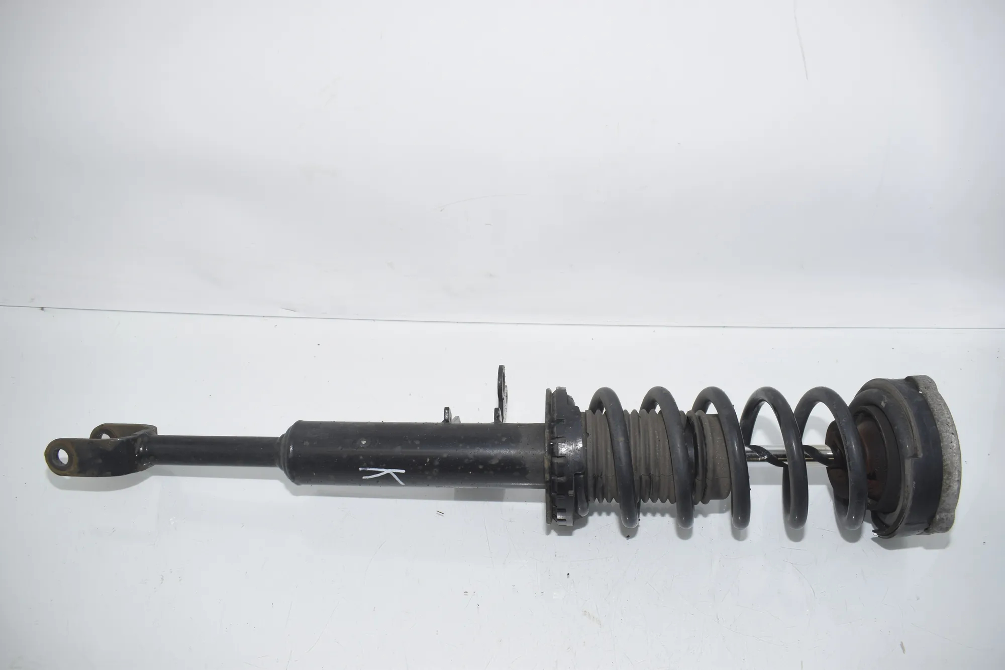 Front Left Shock Absorber – OEM 6863883 · BMW 5 (F10) 530 d 2014 – 2