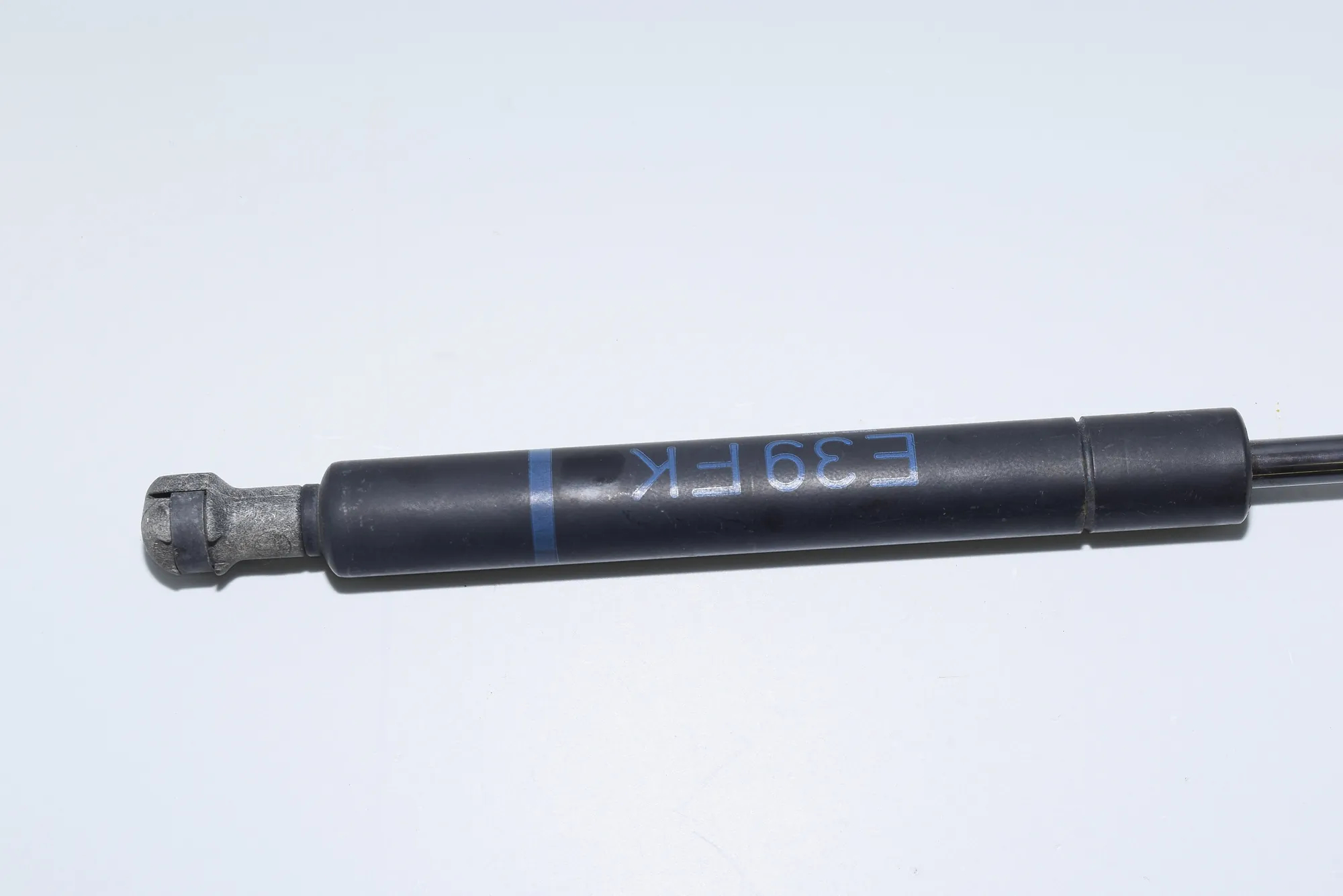 Front Right Bonnet Strut – OEM 8174868 · BMW 5 Touring (E39) 530 d 2002 – 3