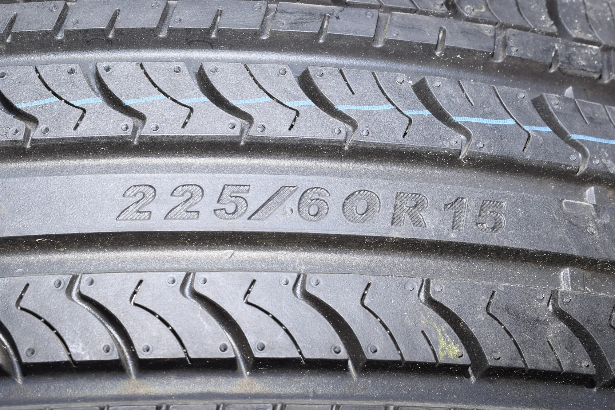 Tire – OEM NA · BMW 5 (E39) BMW 5 (E39) 2003 – 4