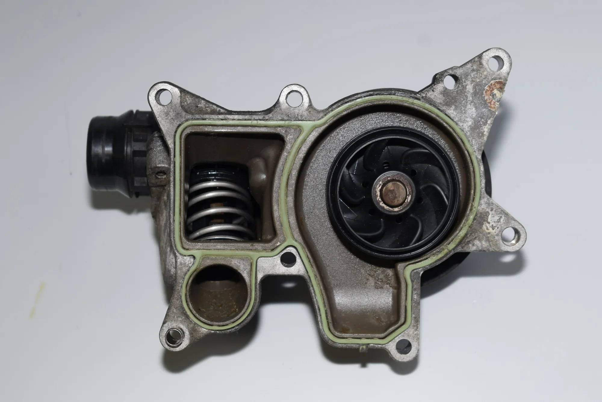 Water Pump – OEM 4738428 · BMW X5 (E70) BMW X5 (E70) xDrive 40 d 2011 – 3