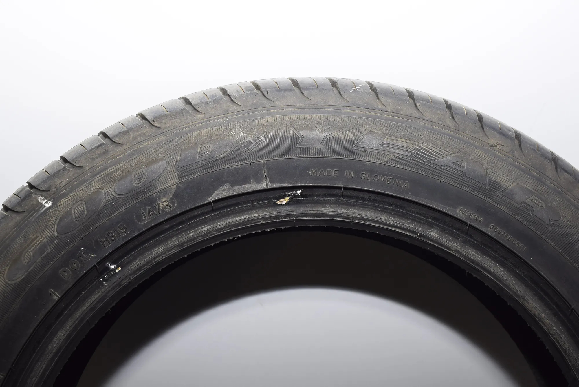 Tire – OEM NA · BMW 5 (E39) BMW 5 (E39) 2001 – 2