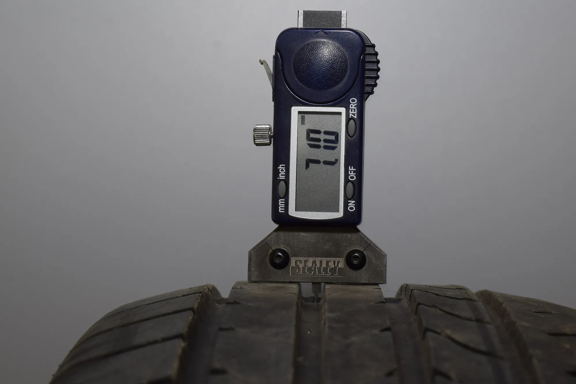 Tire – OEM NA · BMW 5 (E39) BMW 5 (E39) 2001 – 5