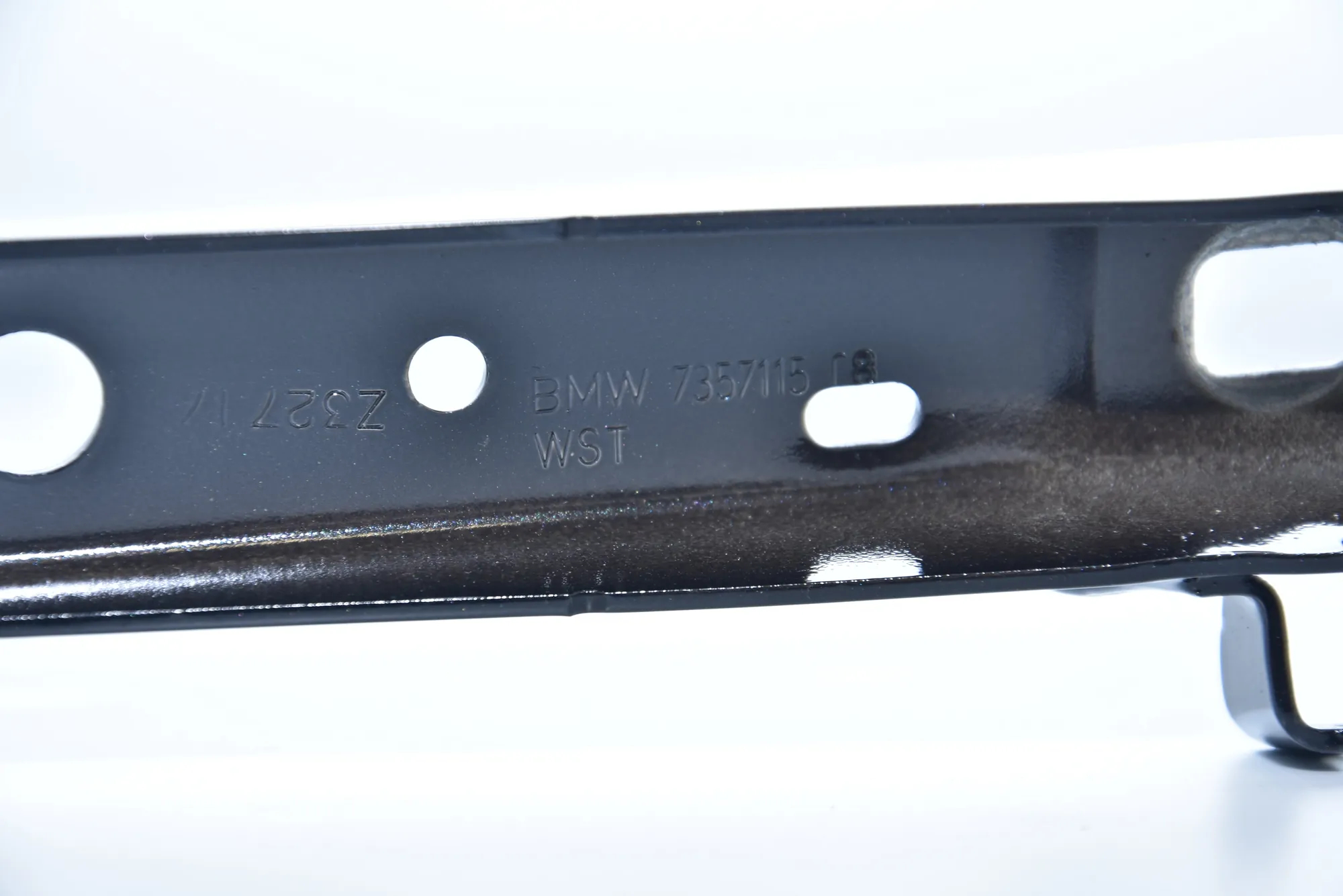 Left Side Bootlid Hinge – OEM 7357115 · BMW BMW 7 (G11, G12) 2017 – 3