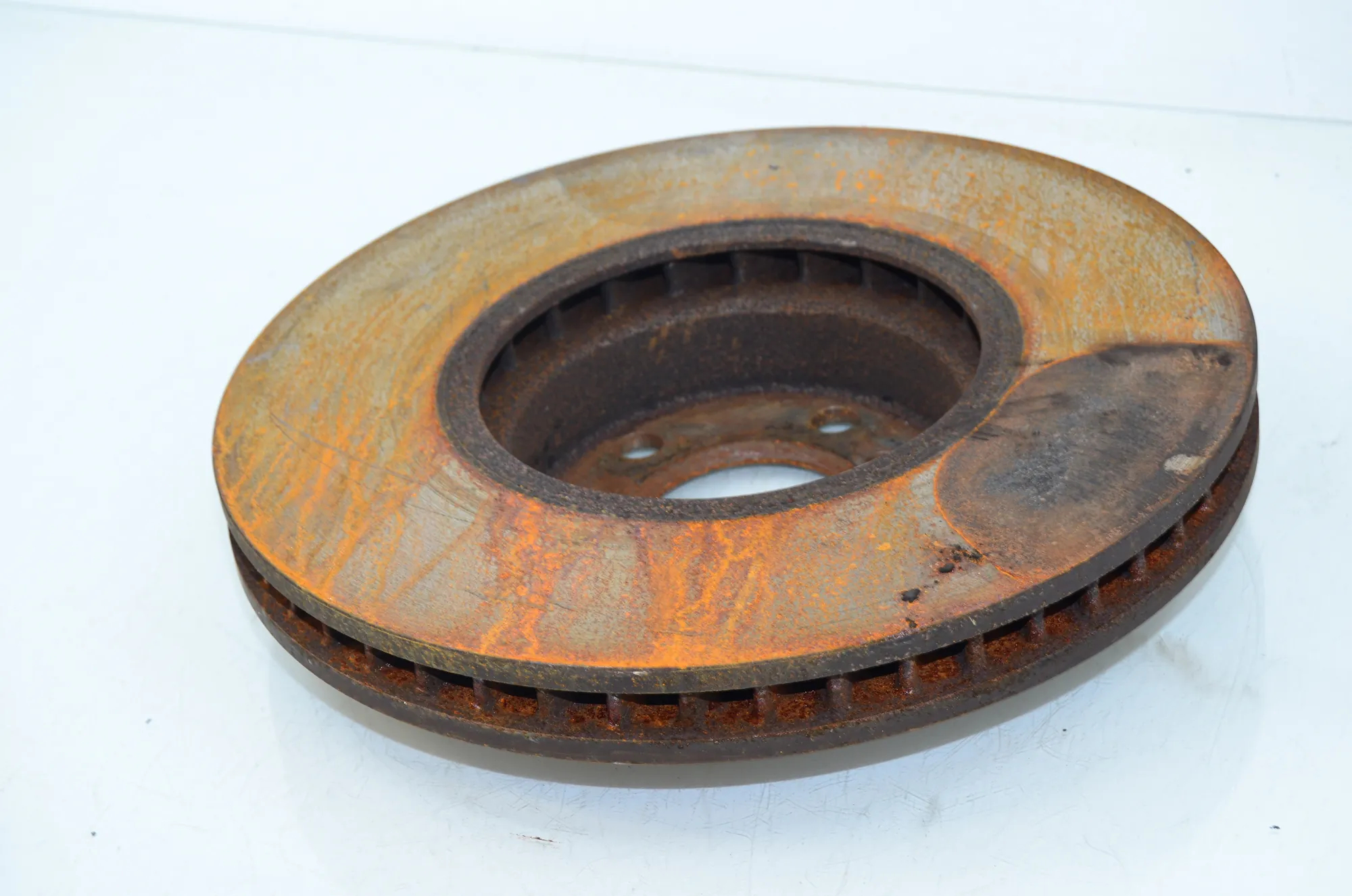 Front Right Brake Disc – OEM 6898730 · BMW 5 (F10) 530 d 2014 – 4