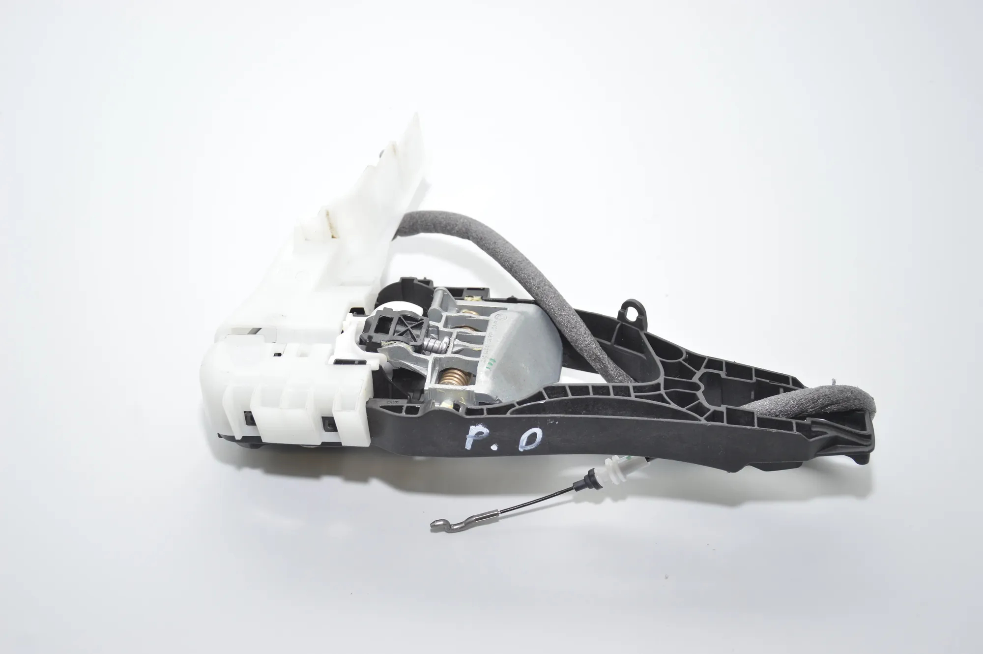 Front Right Door Interior Handle Frame – OEM 7377242 · BMW BMW 7 (G11, G12) 2017 – 2