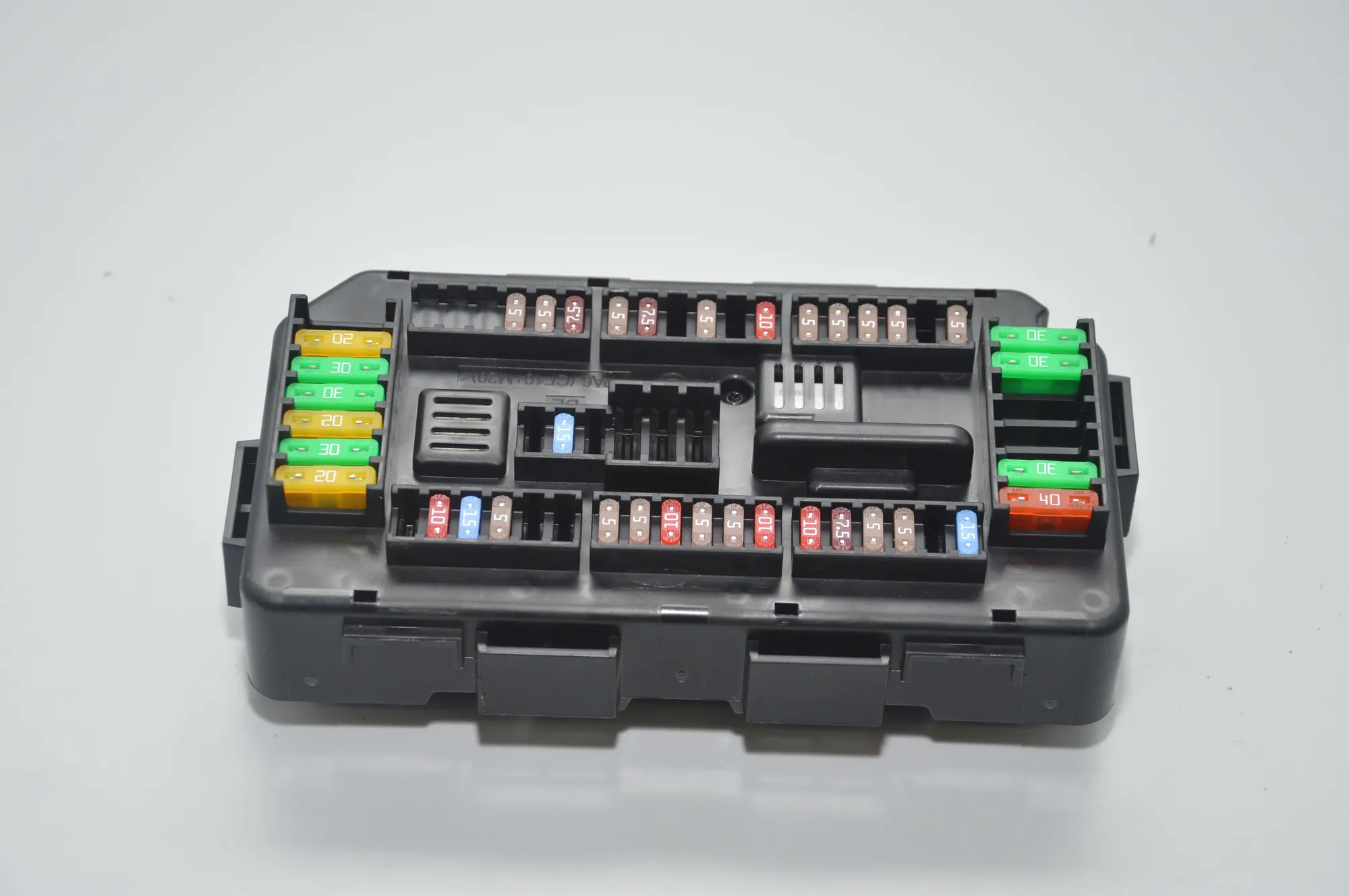 Fuse Box – OEM 9389068 · BMW 4 Coupe (F32, F82) 420 d 2015 – 2