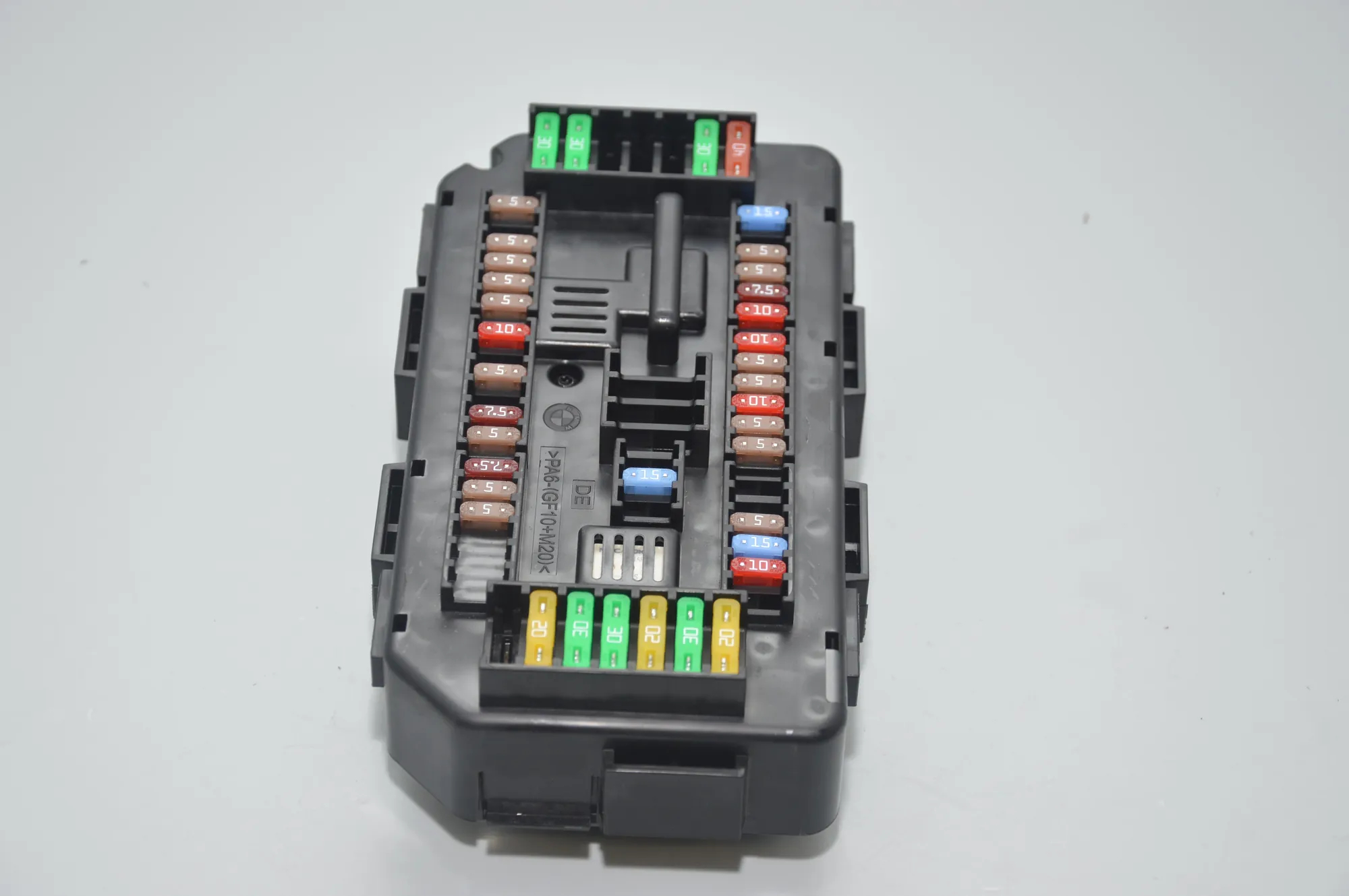 Fuse Box – OEM 9389068 · BMW 4 Coupe (F32, F82) 420 d 2015 – 3