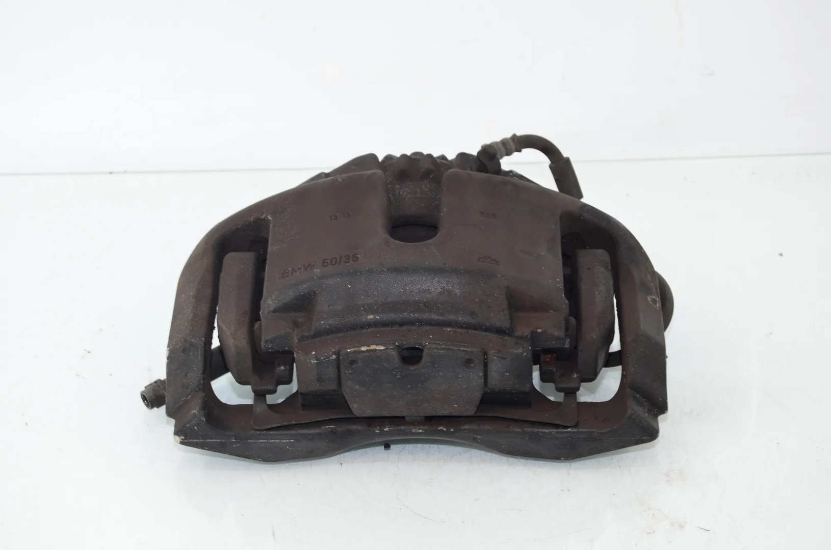 Front Right Brake Caliper – OEM 6786818 · BMW 5 (F10) 530 d 2014
