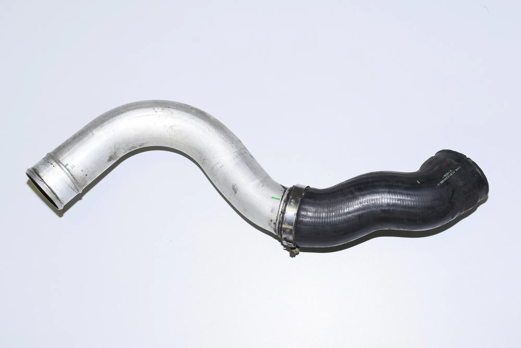 Right Side Intercooler Hose – OEM 2249669 · BMW 5 Touring (E39) 525 d 2001