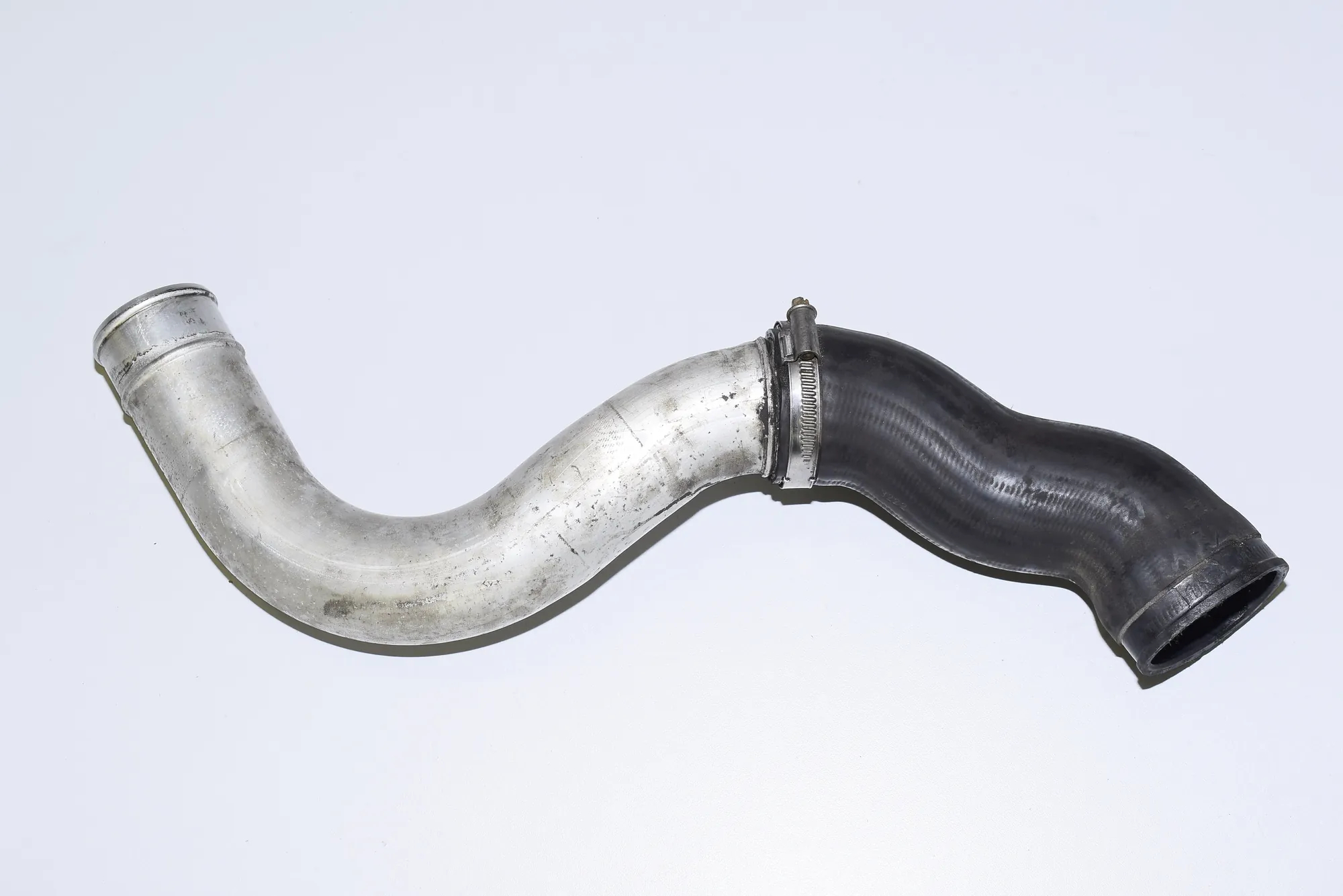 Right Side Intercooler Hose – OEM 2249669 · BMW 5 Touring (E39) 525 d 2001 – 2