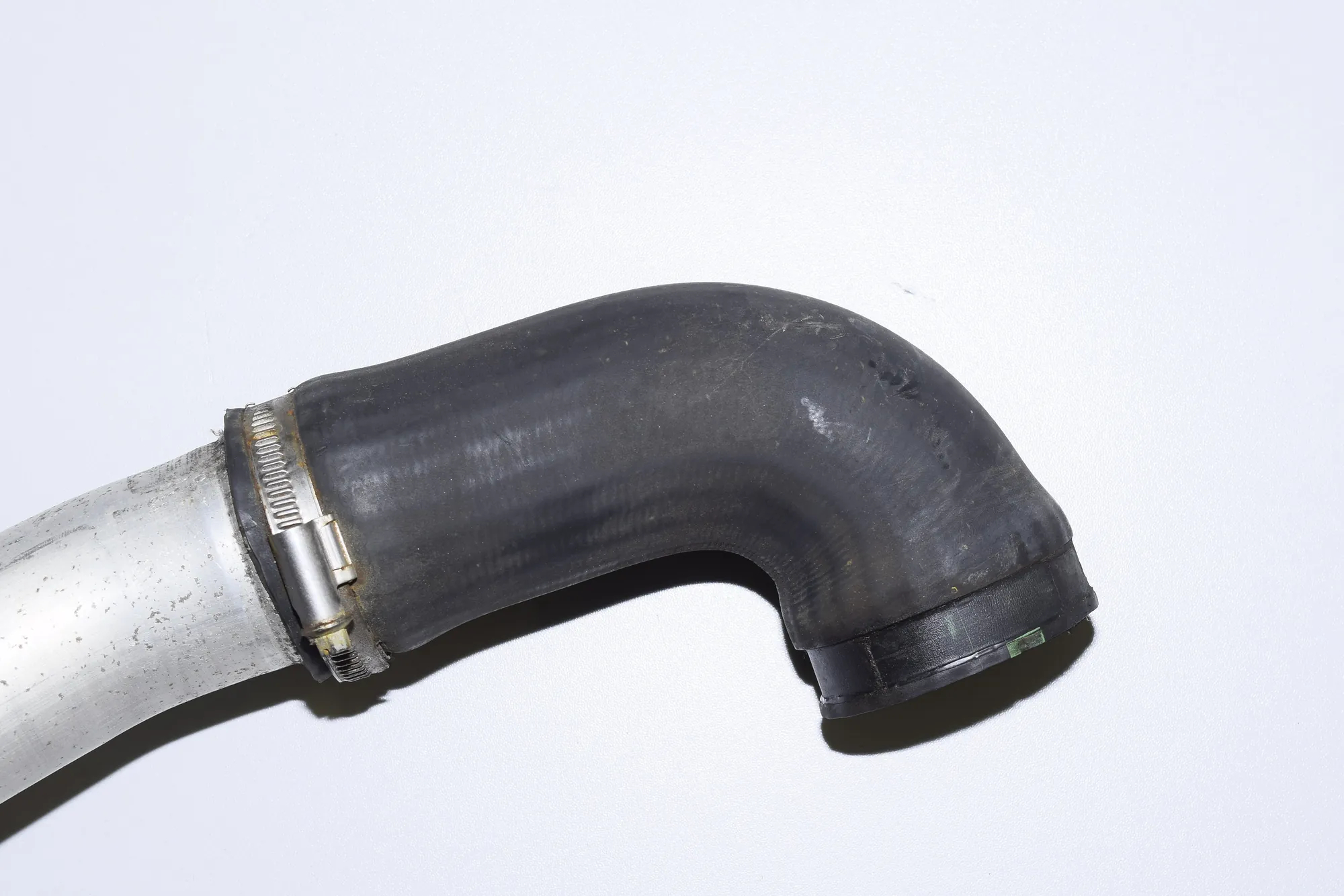 Left Side Intercooler Hose – OEM NA · BMW 5 Touring (E39) 525 d 2001 – 4