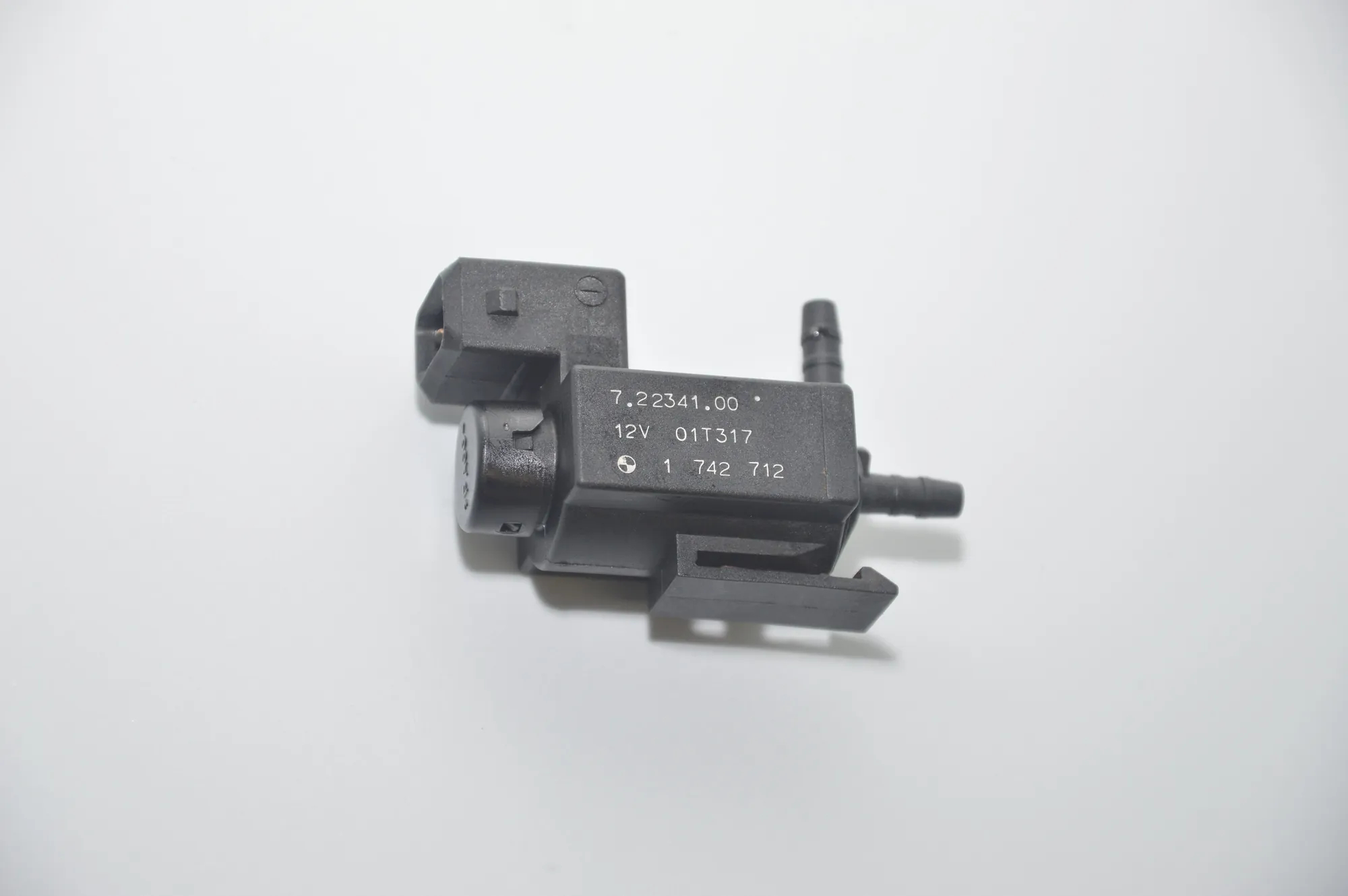 Solenoid Valve – OEM 1742712 · BMW 5 Touring (E39) 525 d 2001 – 5
