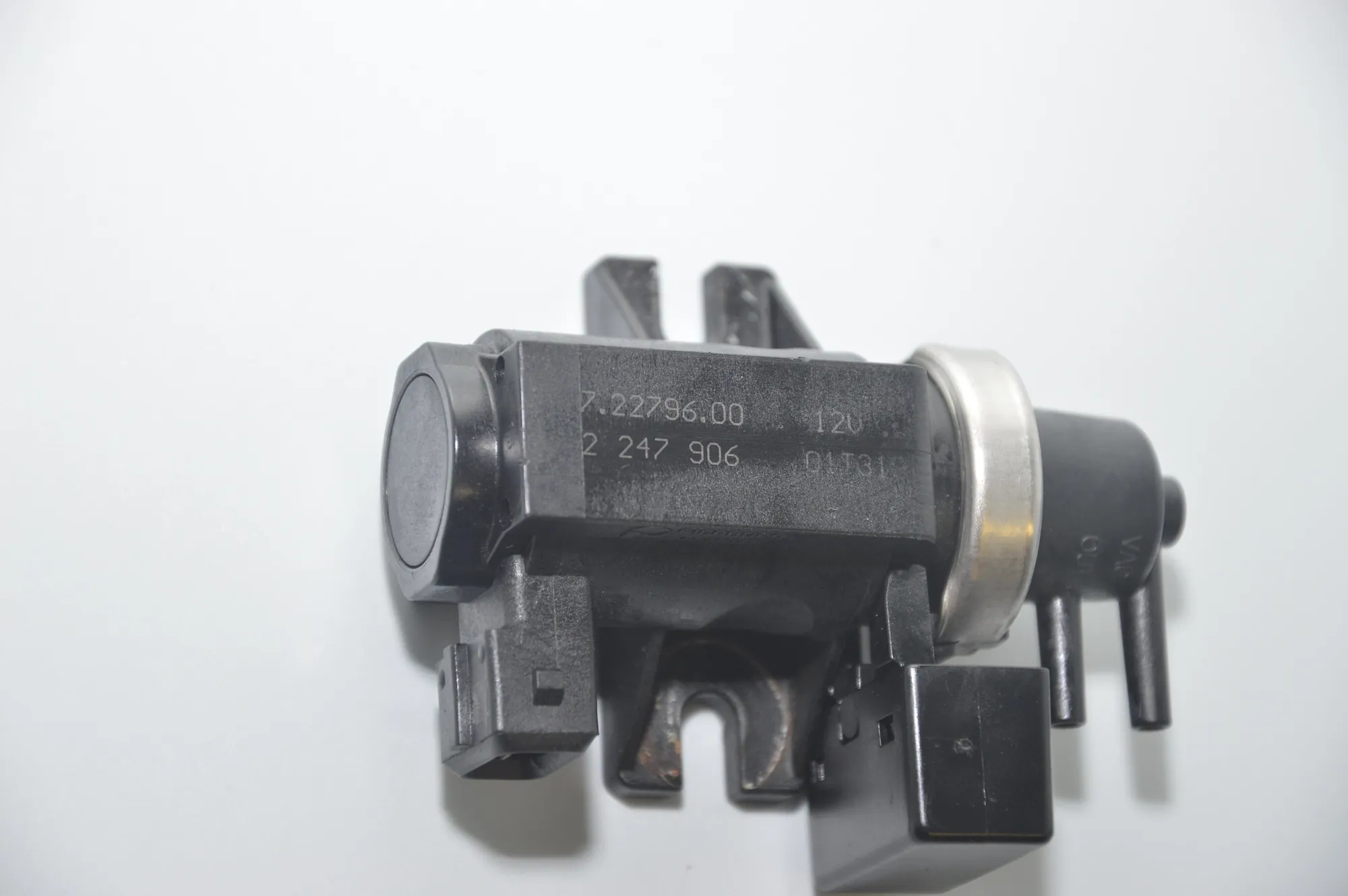 Solenoid Valve – OEM 2247906 · BMW 5 Touring (E39) 525 d 2001 – 6