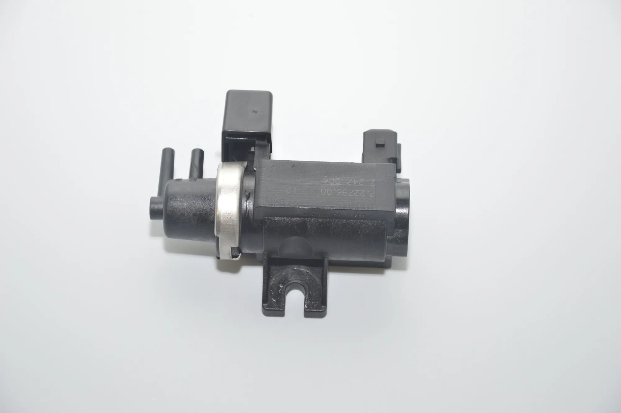 Solenoid Valve – OEM 2247906 · BMW 5 Touring (E39) 525 d 2001 – 3