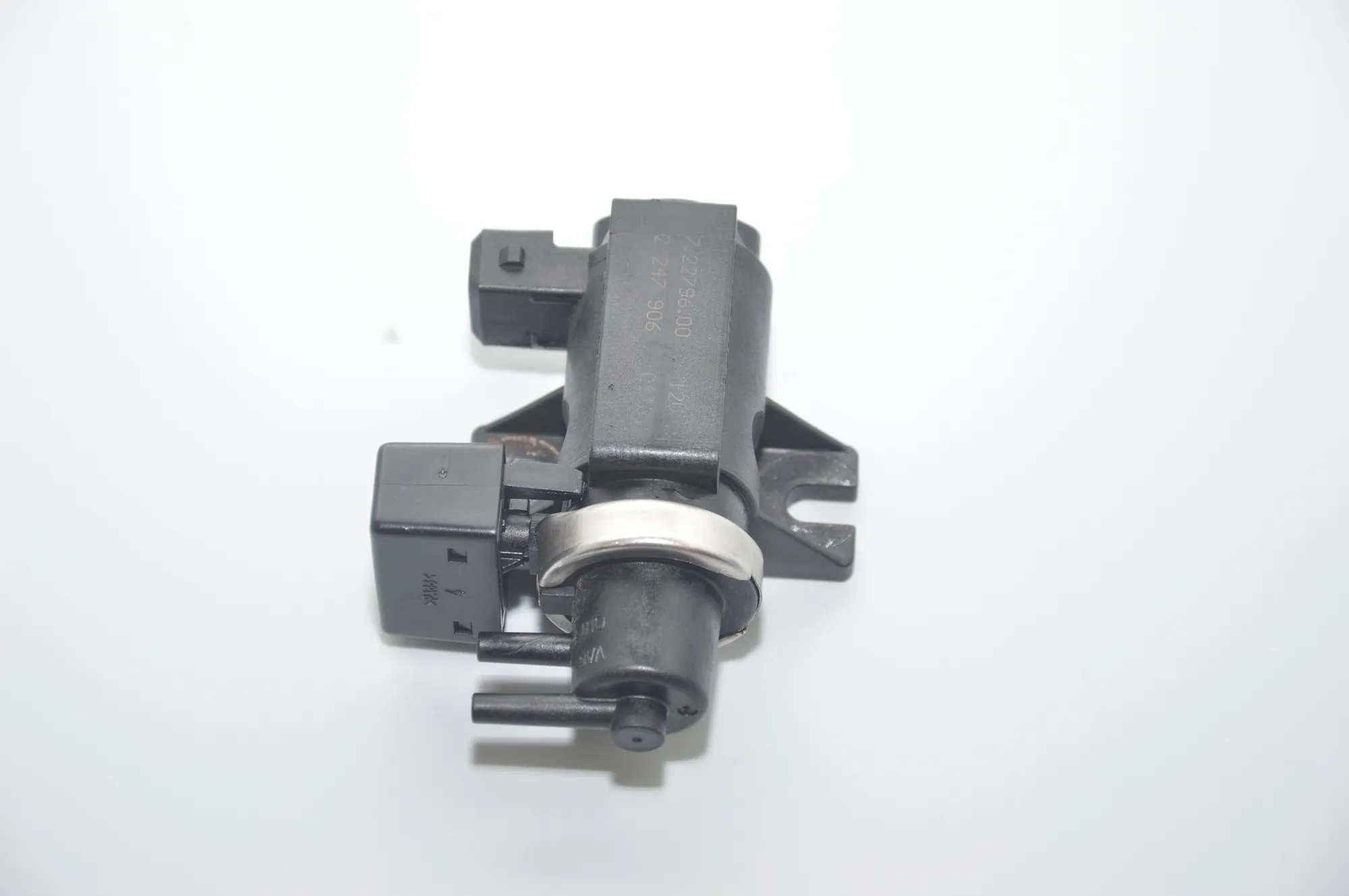 Solenoid Valve – OEM 2247906 · BMW 5 Touring (E39) 525 d 2001 – 4