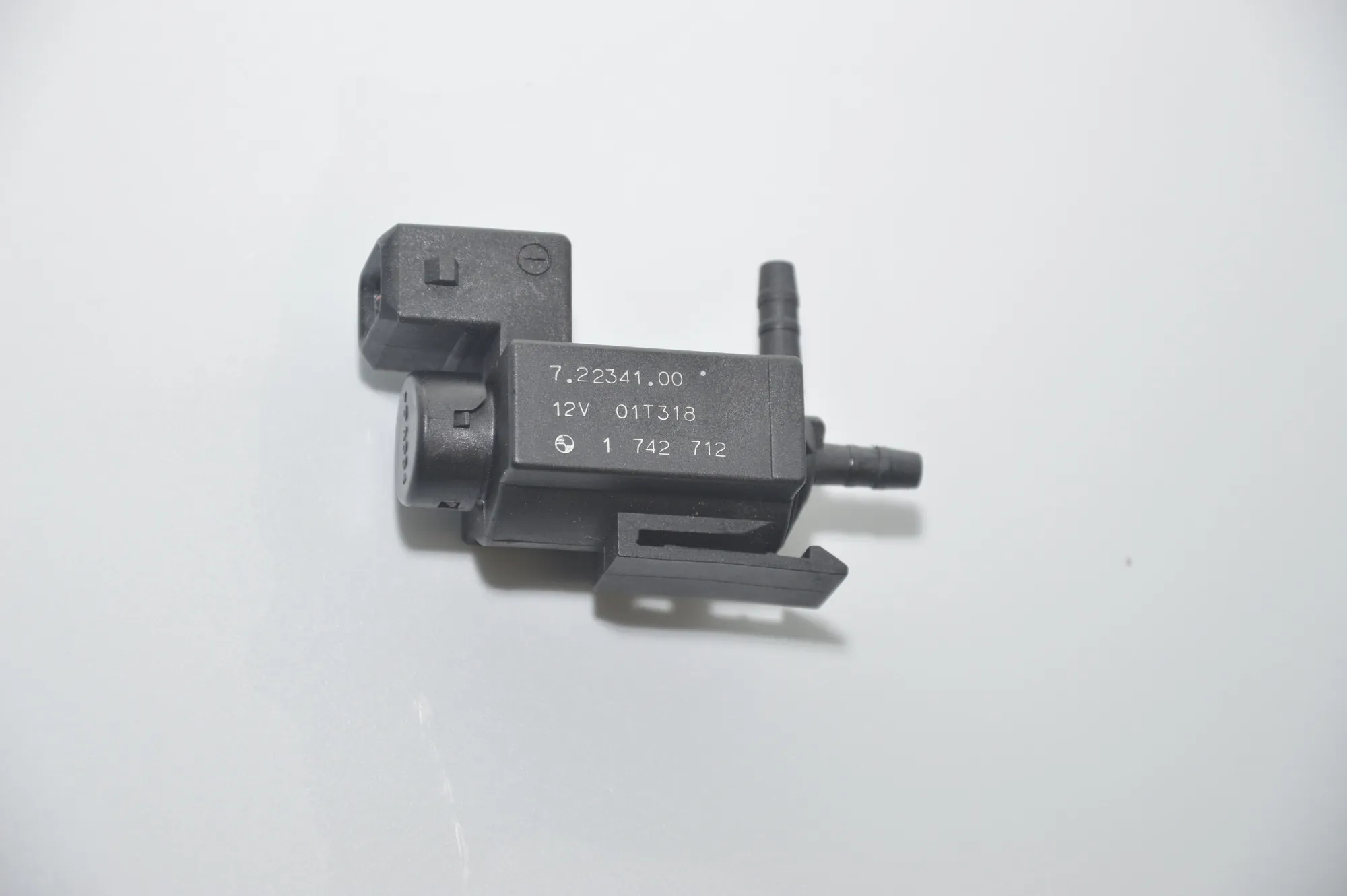 Solenoid Valve – OEM 1742712 · BMW 5 Touring (E39) 525 d 2001 – 5