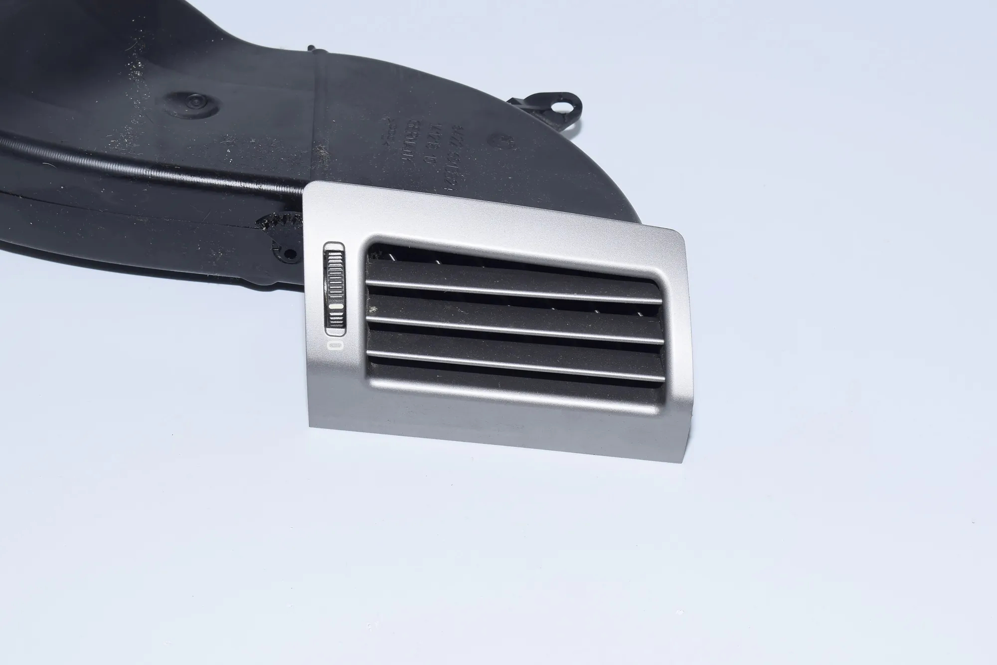 Dashboard Air Vents – OEM 6913324 · BMW 7 (E65, E66, E67) 750 i, Li 2005 – 3
