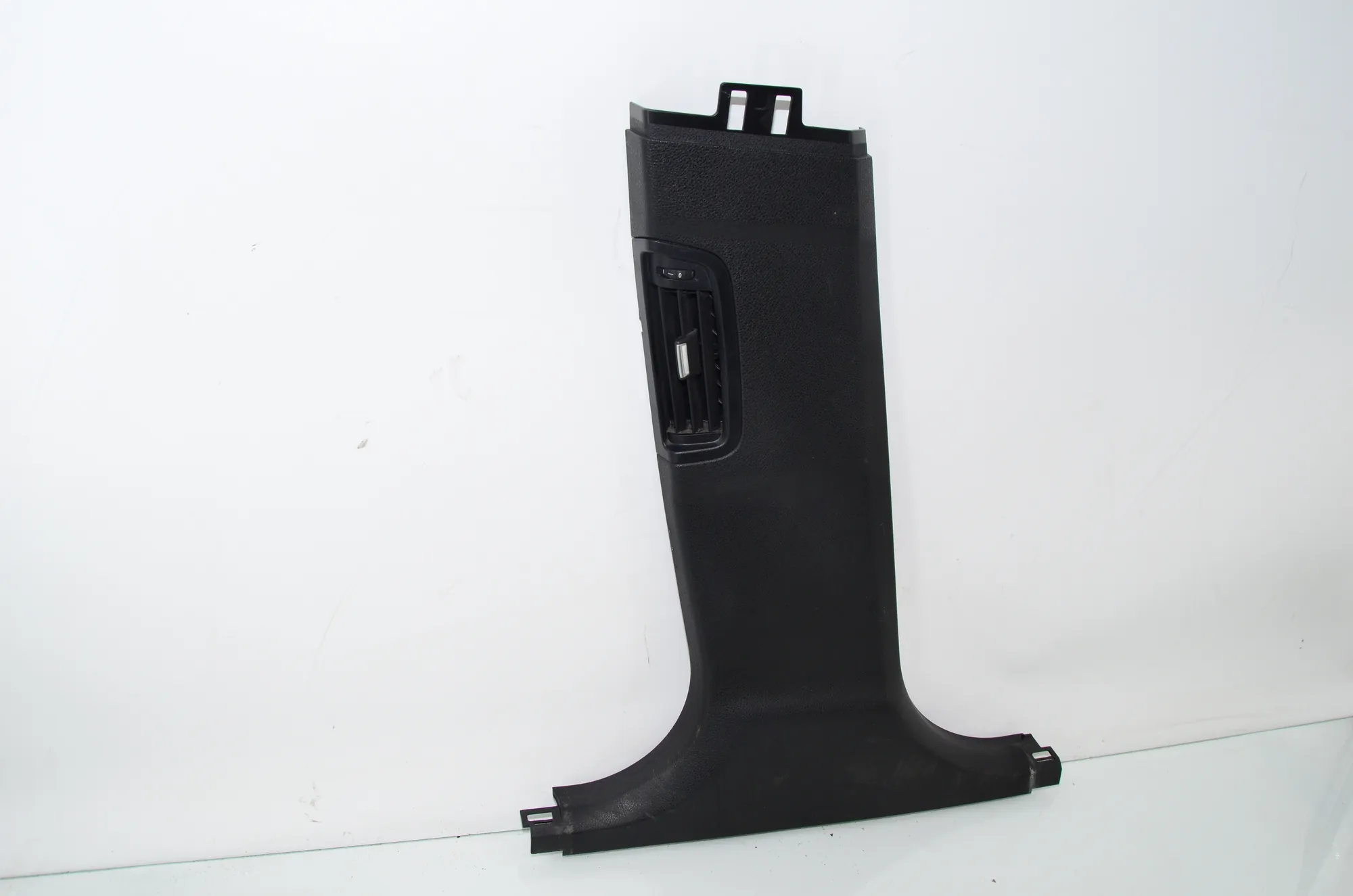 Left Side B Pillar Trim – OEM 9116353 · BMW 5 Touring (F11) 530 d xDrive 2011 – 2