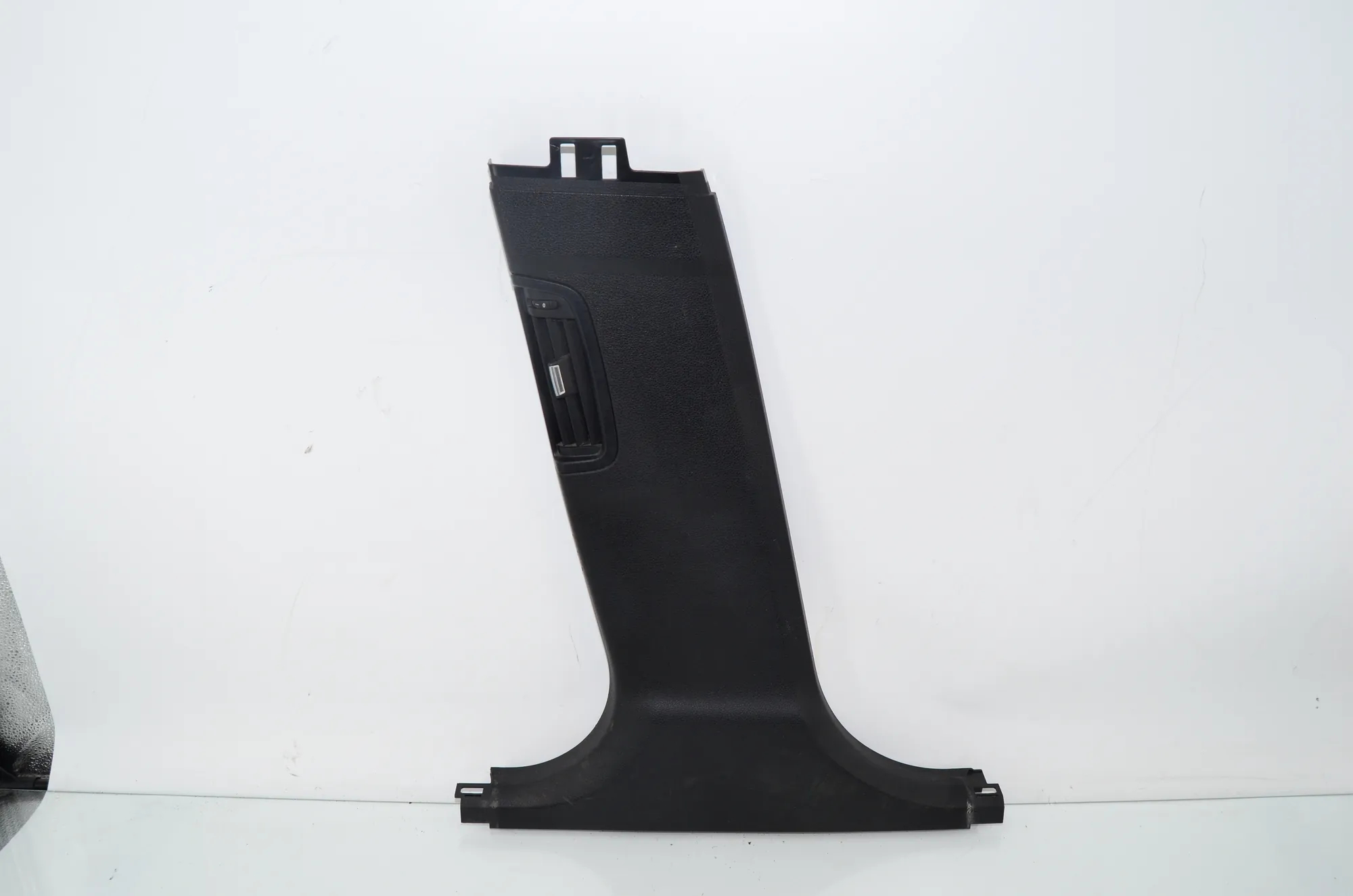 Left Side B Pillar Trim – OEM 9116353 · BMW 5 Touring (F11) 530 d xDrive 2011