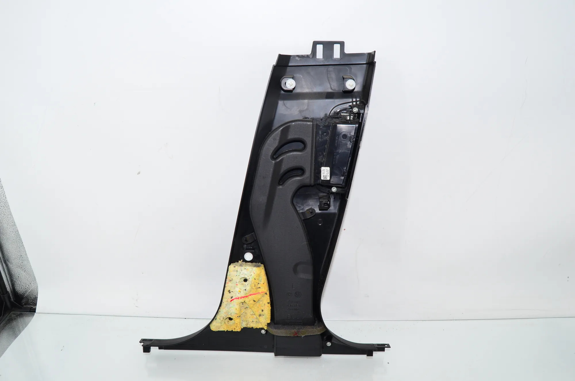 Left Side B Pillar Trim – OEM 9116353 · BMW 5 Touring (F11) 530 d xDrive 2011 – 3